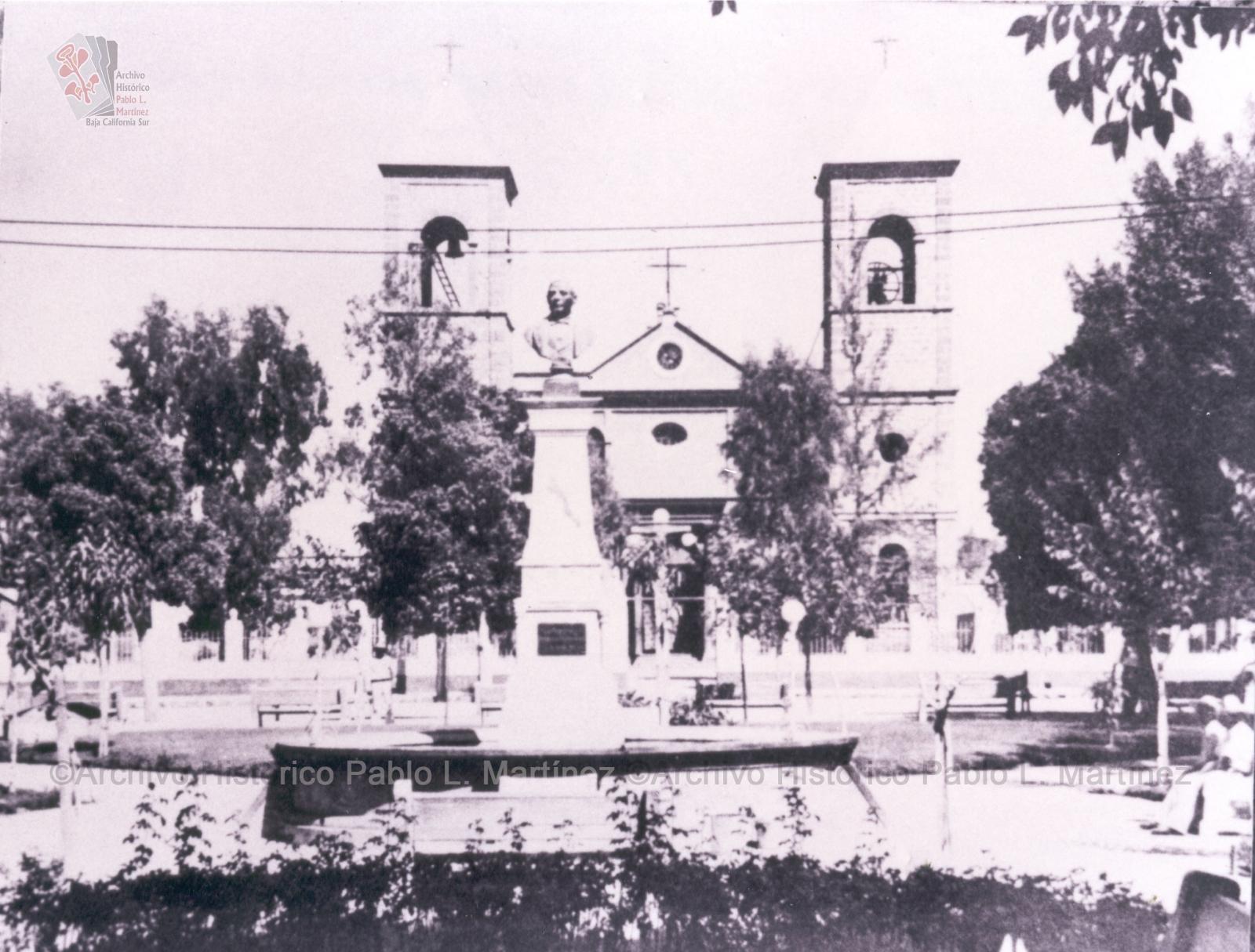 “Catedral de Nuestra Señora de La Paz, 1950”.