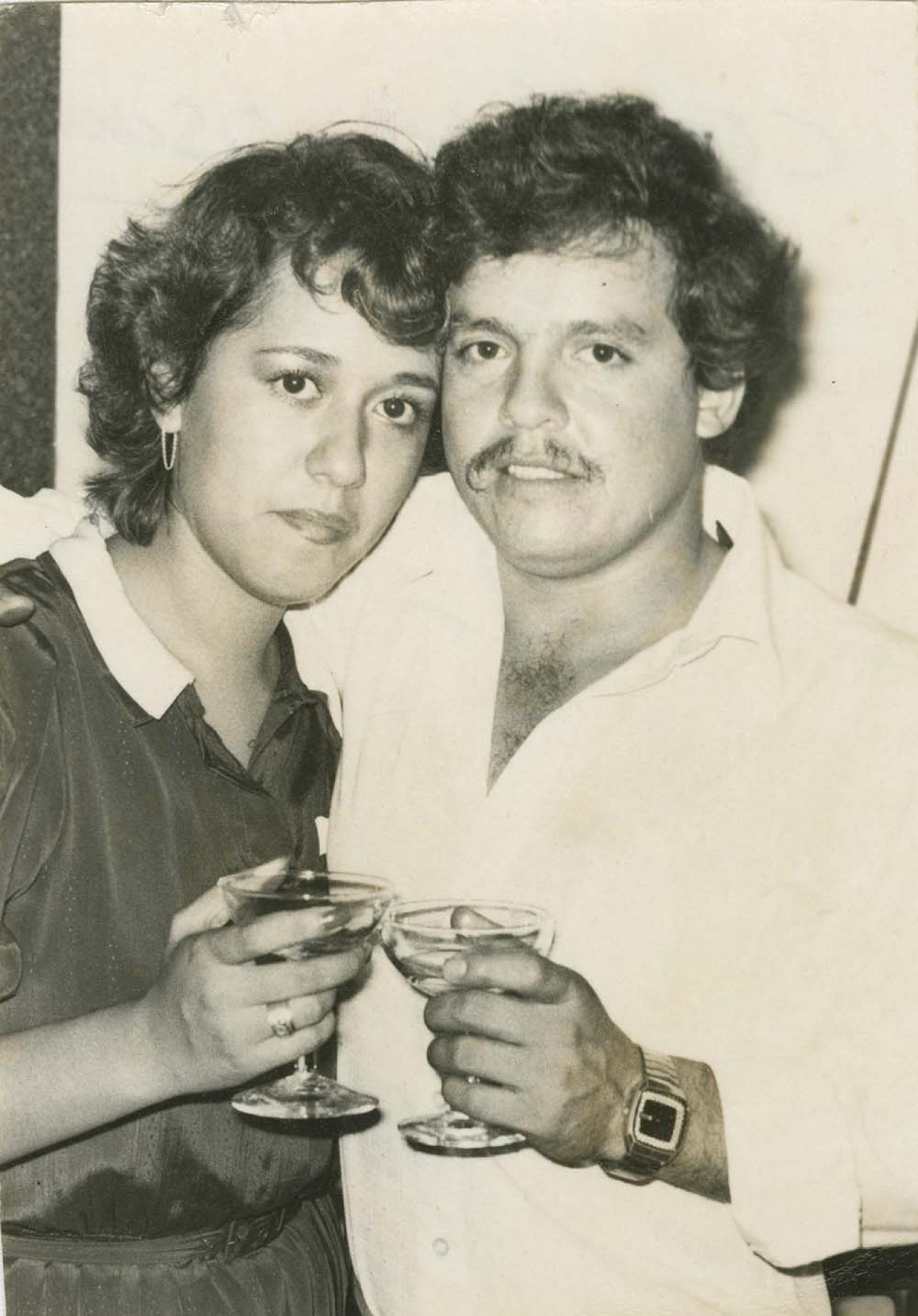 “Cecilia Osuna” y acompañante.