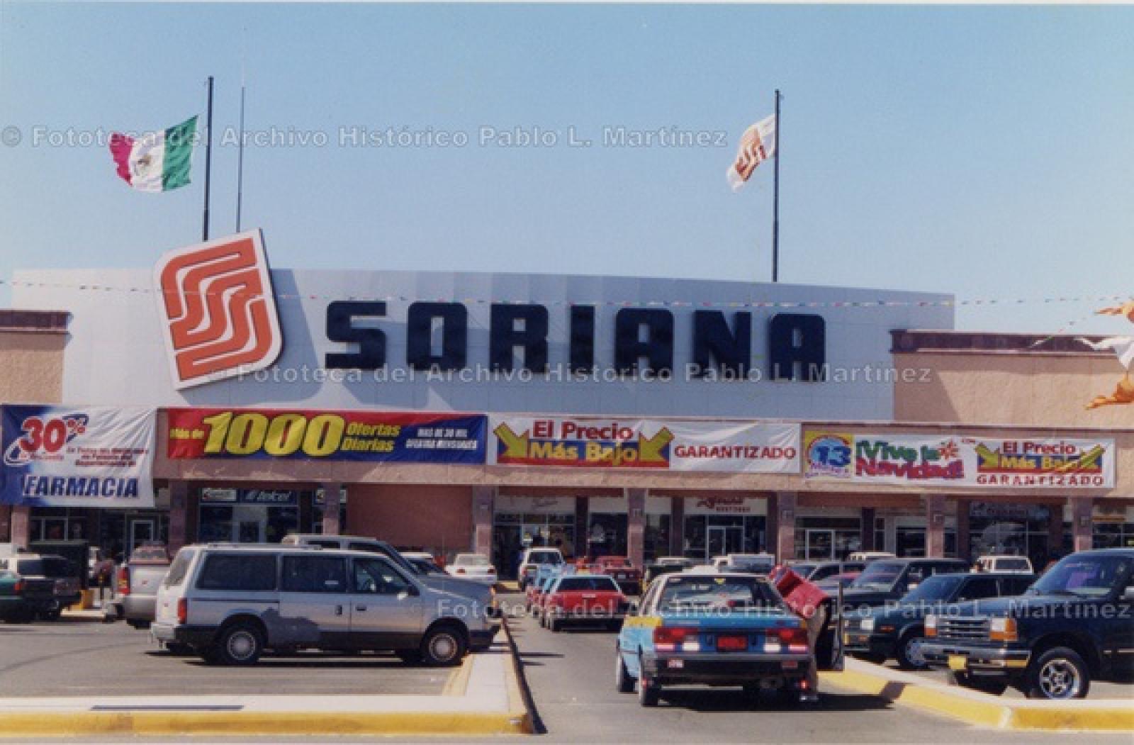 Centro Comercial Soriana-La Paz, vista exterior.