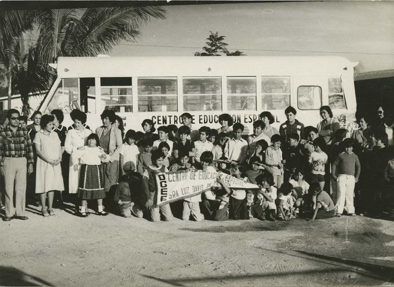 Centro de Educación Especial, retrato de grupo.