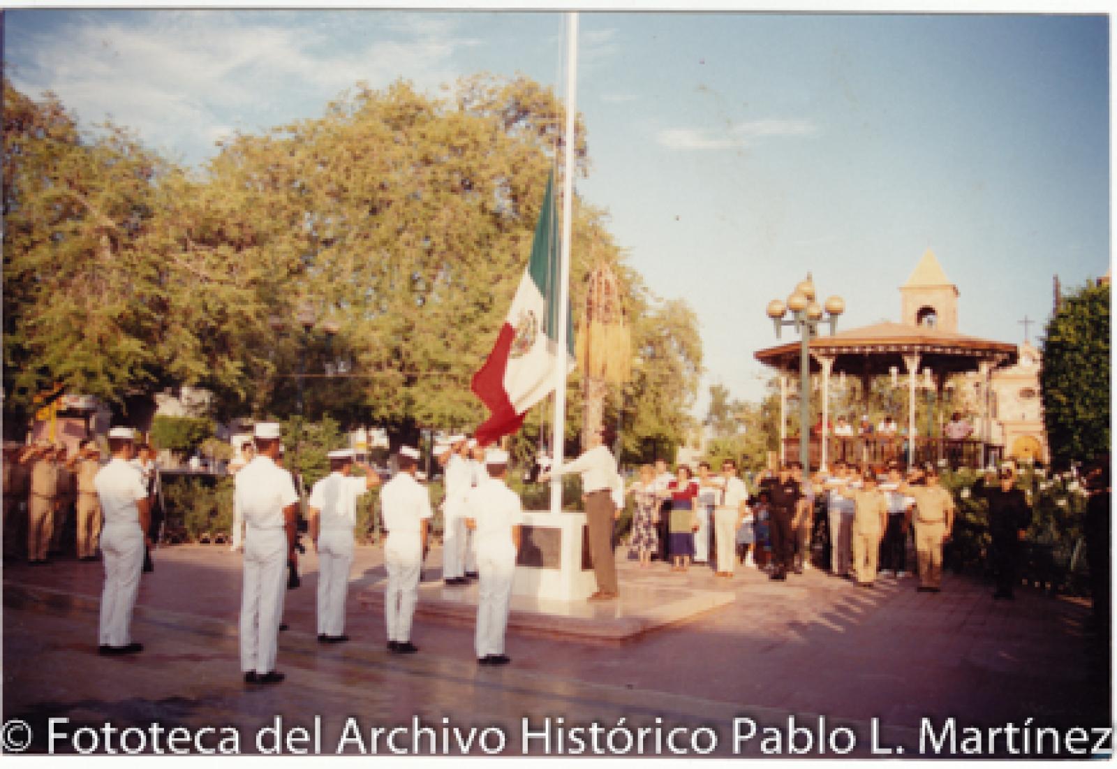Ceremonia civil, en jardín Velasco.