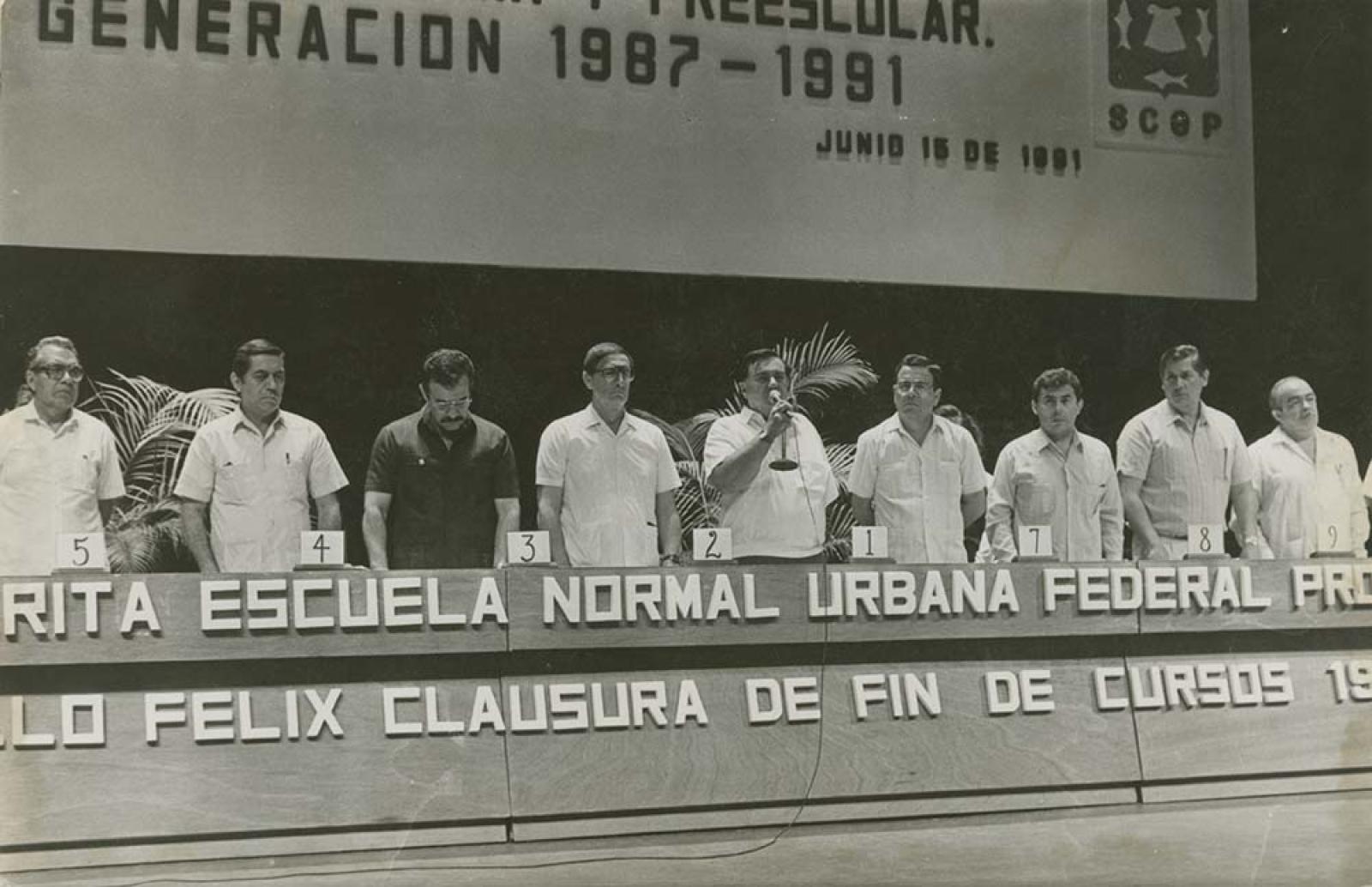 Ceremonia de fin de cursos de la Escuela Normal Urbana Federal.