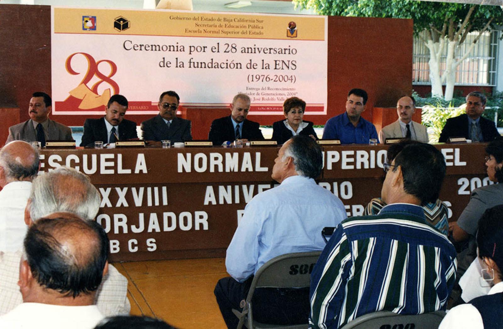 “Ceremonia por el 28 aniversario de la fundación Escuela Normal Superior”.