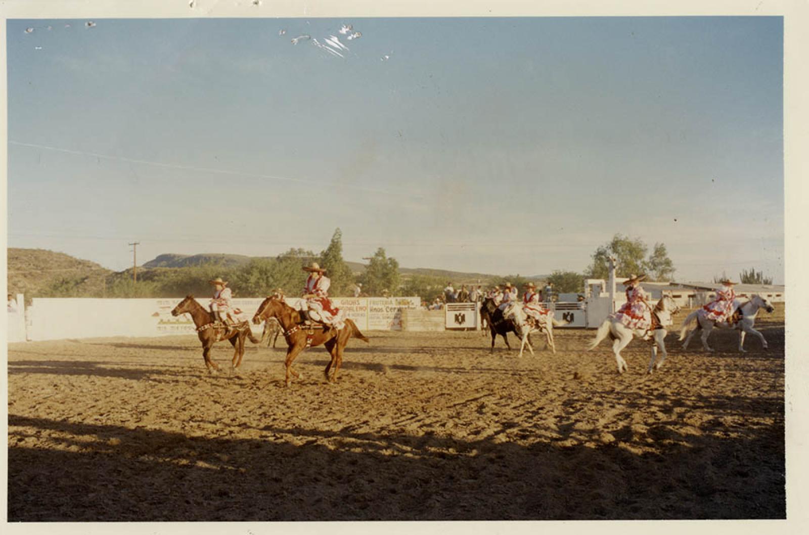 “Charreada, en el Lienzo Charro”.