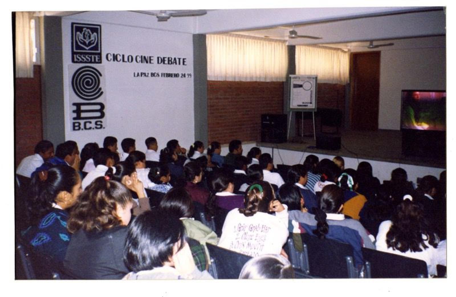 Ciclo Cine Debate en el Colegio de Bachilleres del Estado de Baja California Sur.