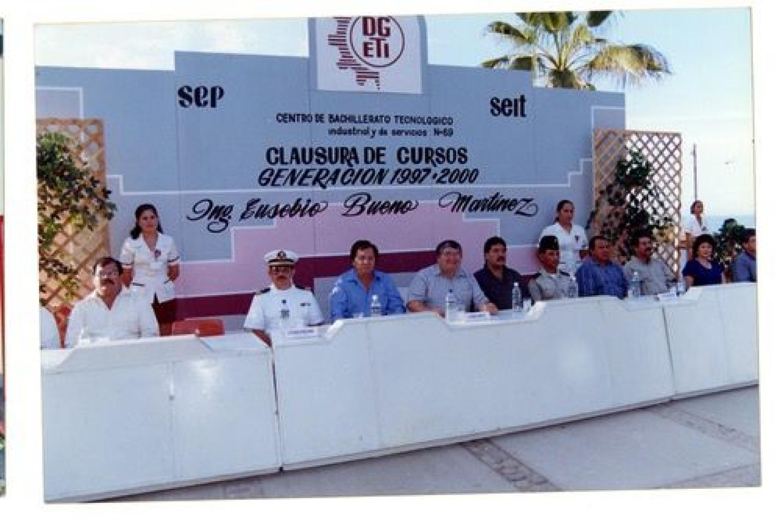 Clausura de cursos Generación 1997-2000, Centro de Bachillerato Tecnológico industrial y de servicios No. 69.