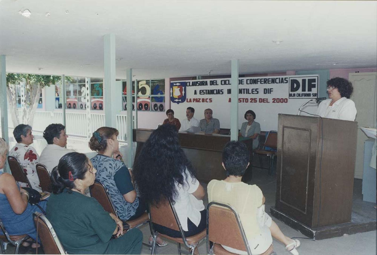 Clausura del ciclo de conferencias a estancias infantiles DIF.