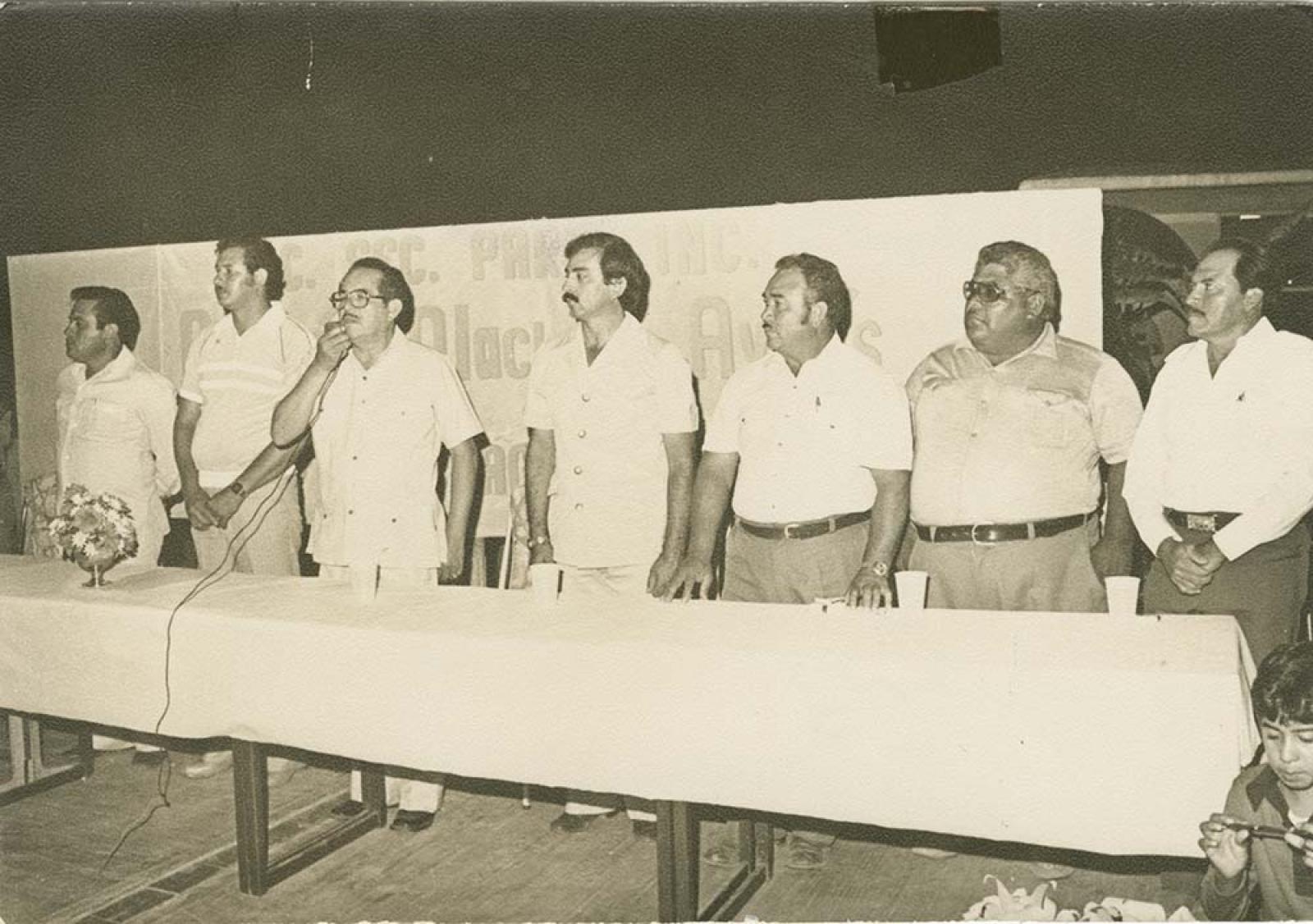 “Clausura por el profesor Ricardo Fiol”.