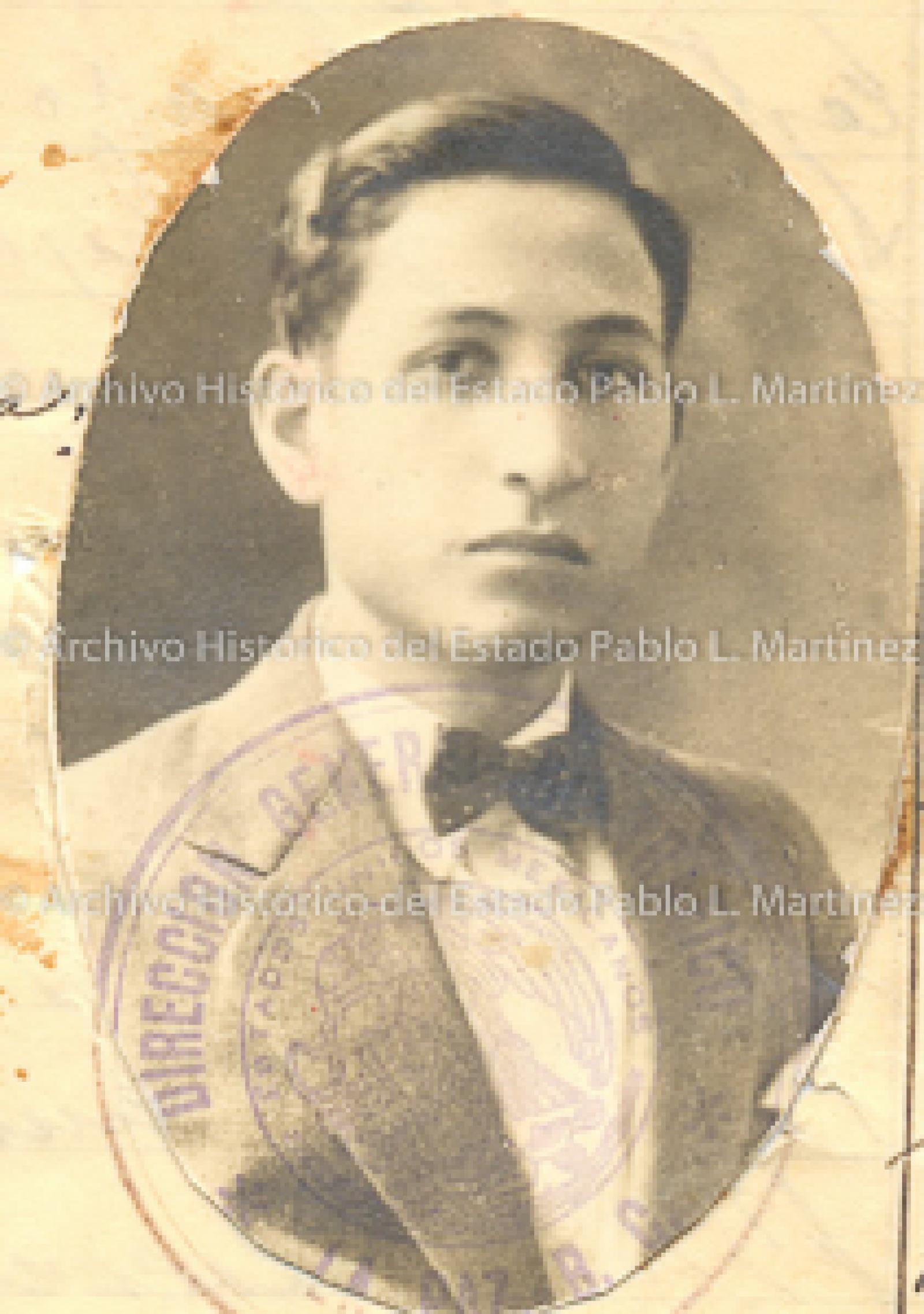 Clave técnica: 25 E 02.Estado de conservación: a b c d j l m n r x.Fecha de asunto: 26 - 04 - 1935. Fecha de toma: 26 - 04 - 1935.Lugar de asunto: La Paz, Baja California Sur, México. Lugar de toma: Baja California Sur, México.Época: RR.7 Autor:_Agencia:_ Editor / coleccionista: _Título Fidel González Rubio.