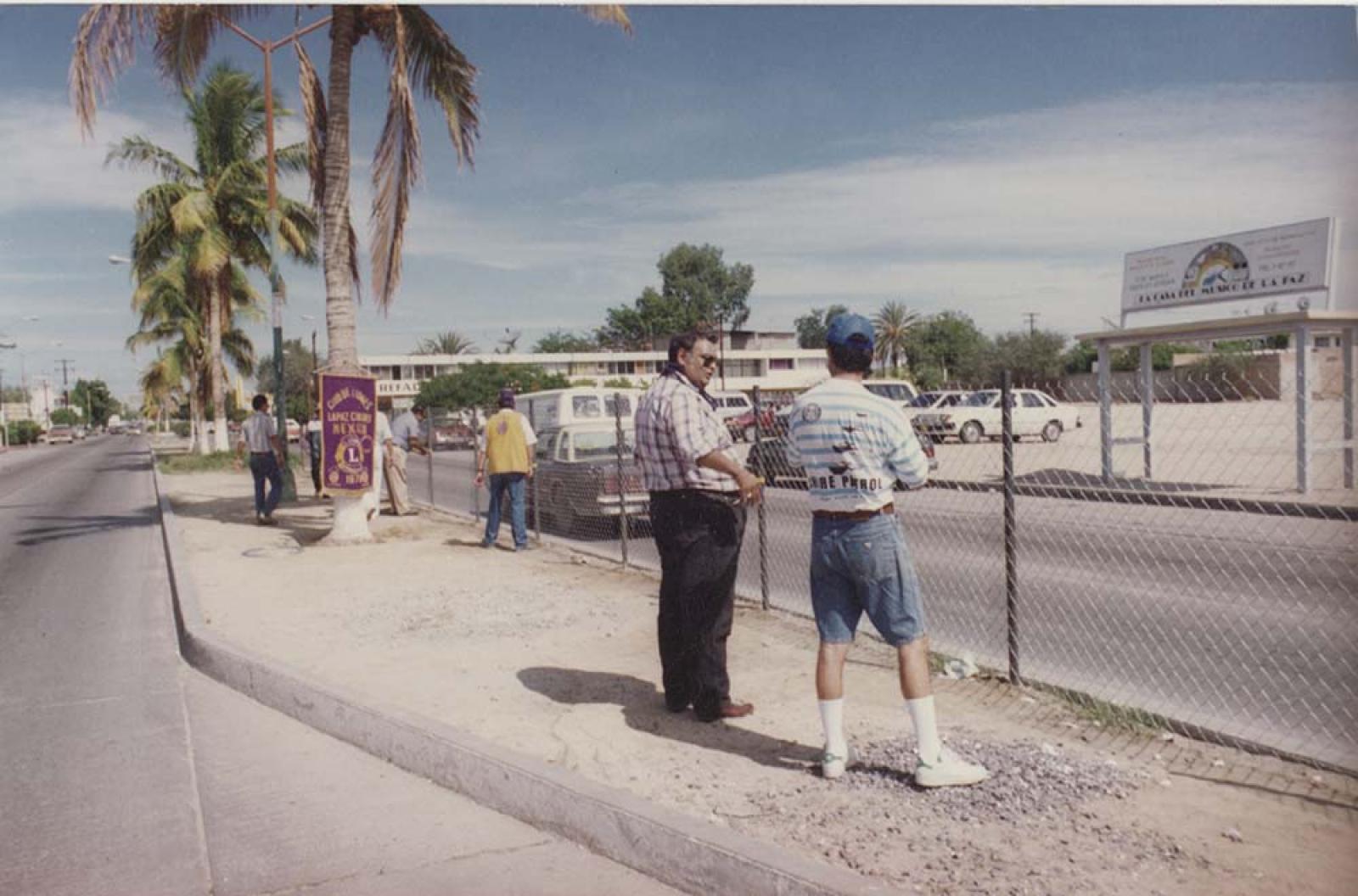 Club de Leones coloca cerca en Boulevard 5 de febrero.