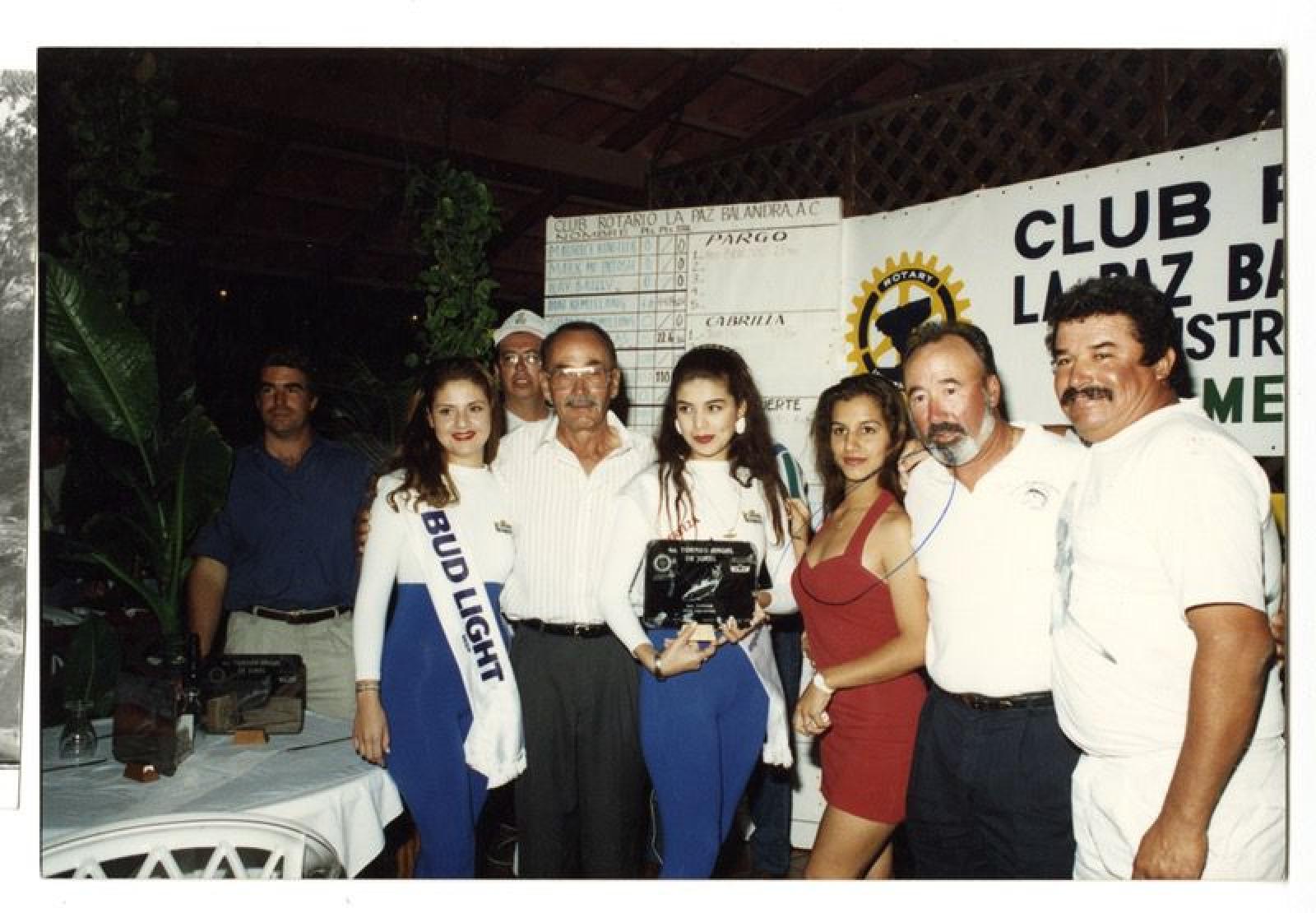 Club Rotario La Paz Balandra A. C. en el Cuarto Torneo Anual de Jurel, retrato de grupo.