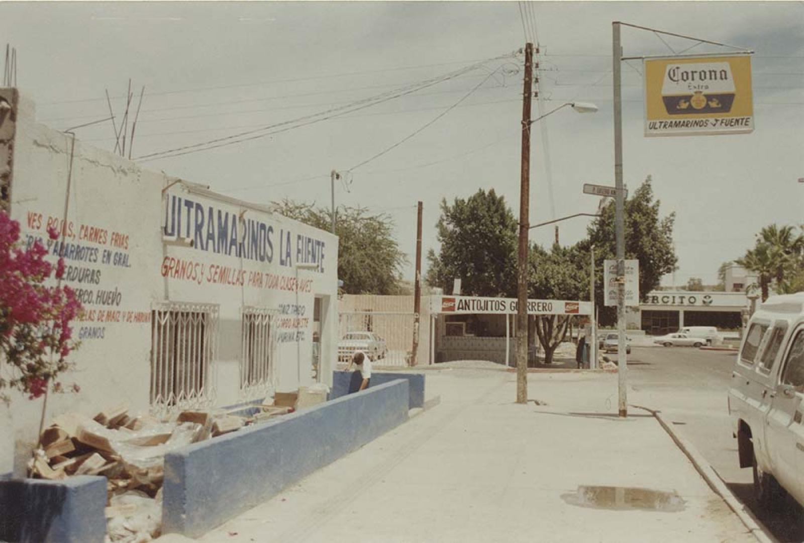 Comercios ubicados por el Boulevard Padre Kino e Independencia.