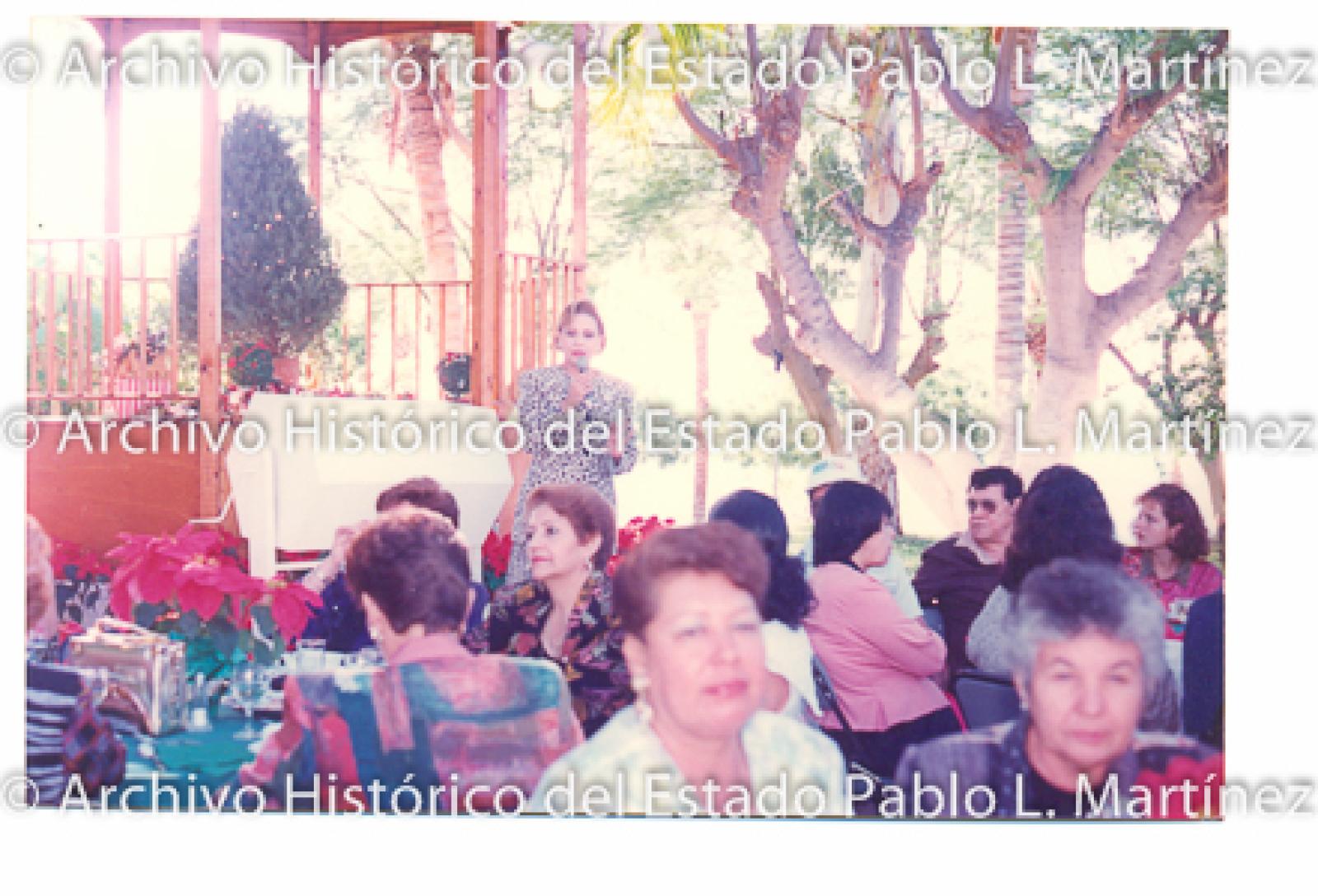 Concepción Casas de Mercado en discurso, retrato.