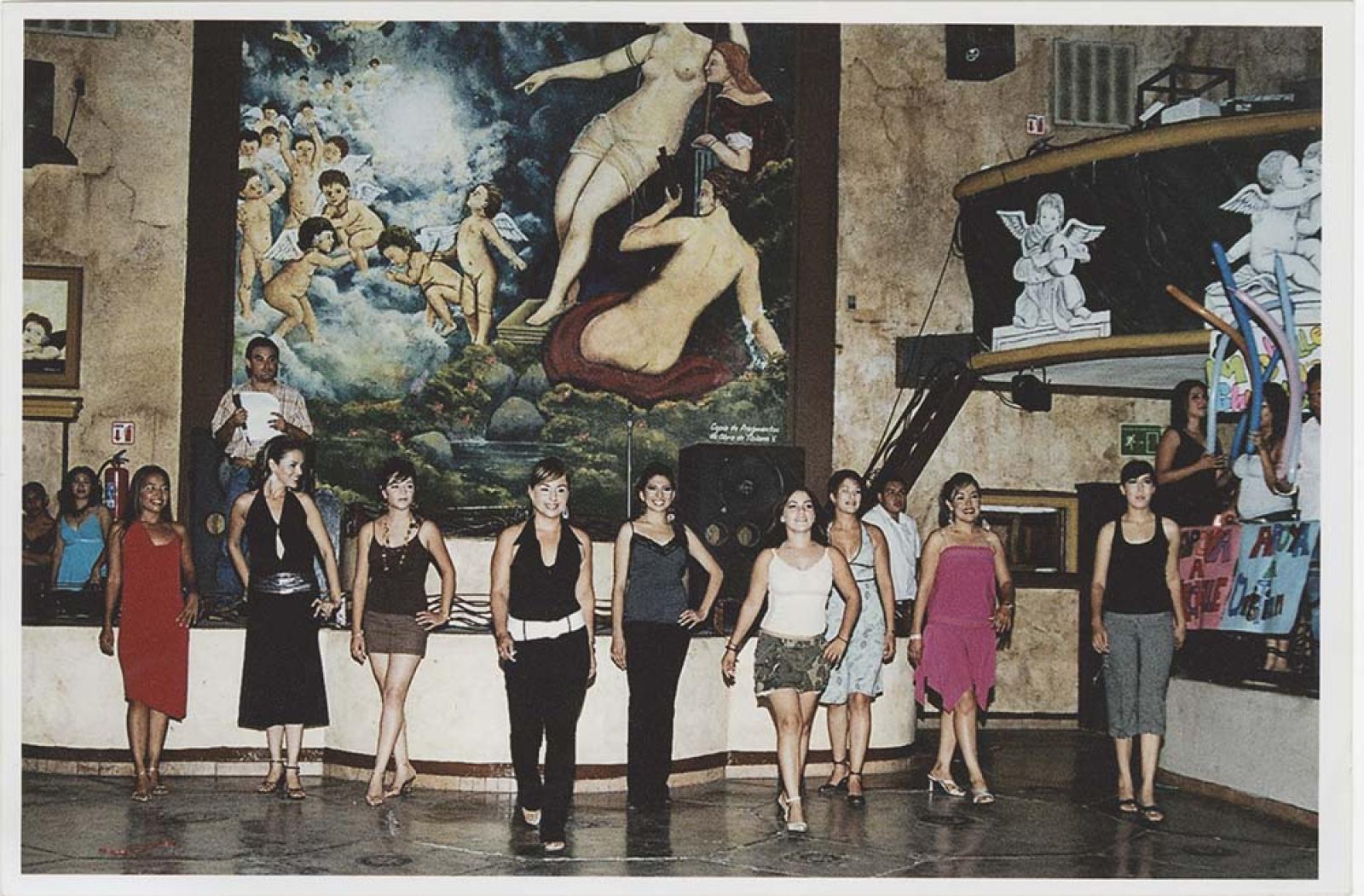 Concurso de belleza, en bar El Claustro.