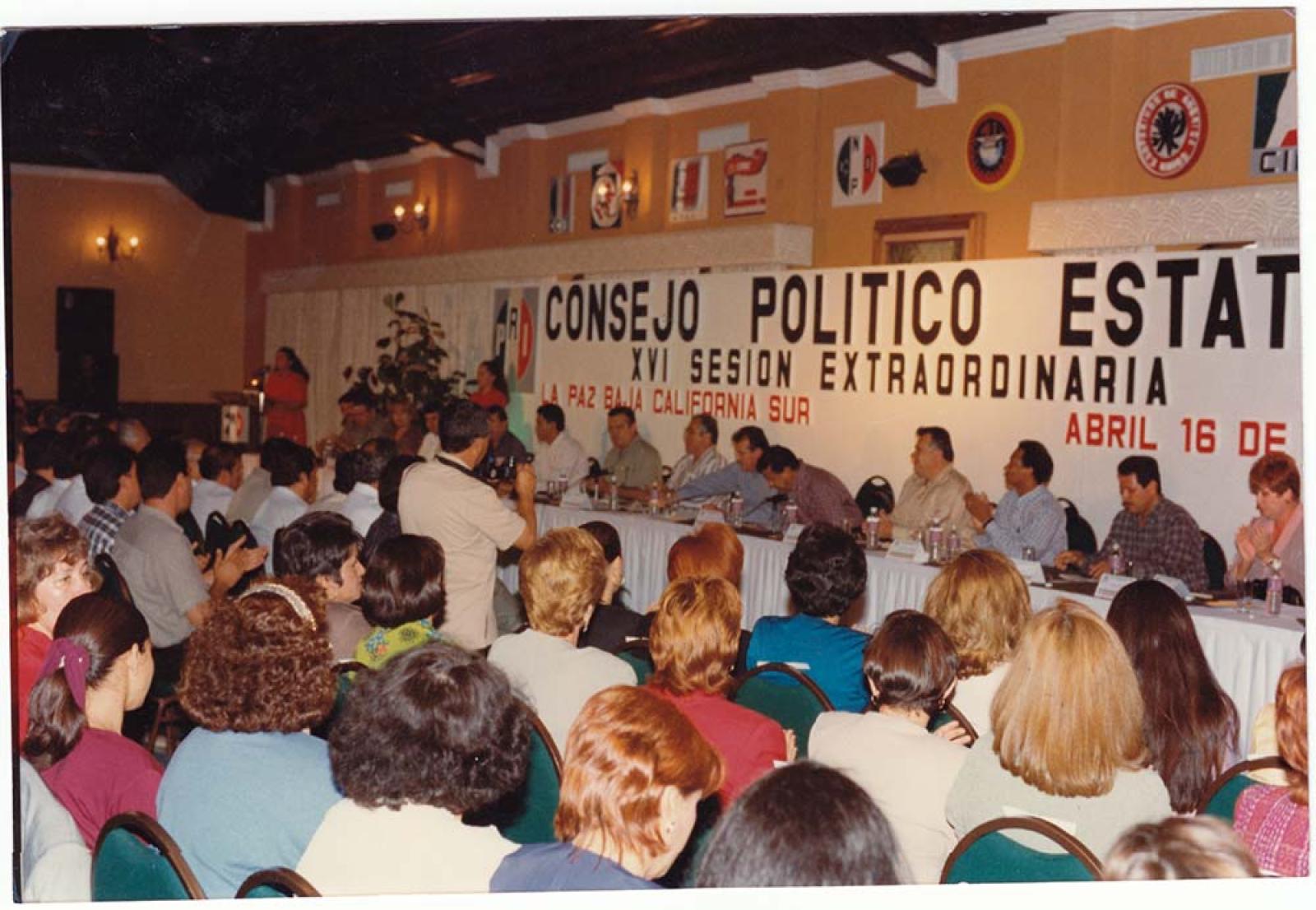 “Consejo político estatal, PIR”
