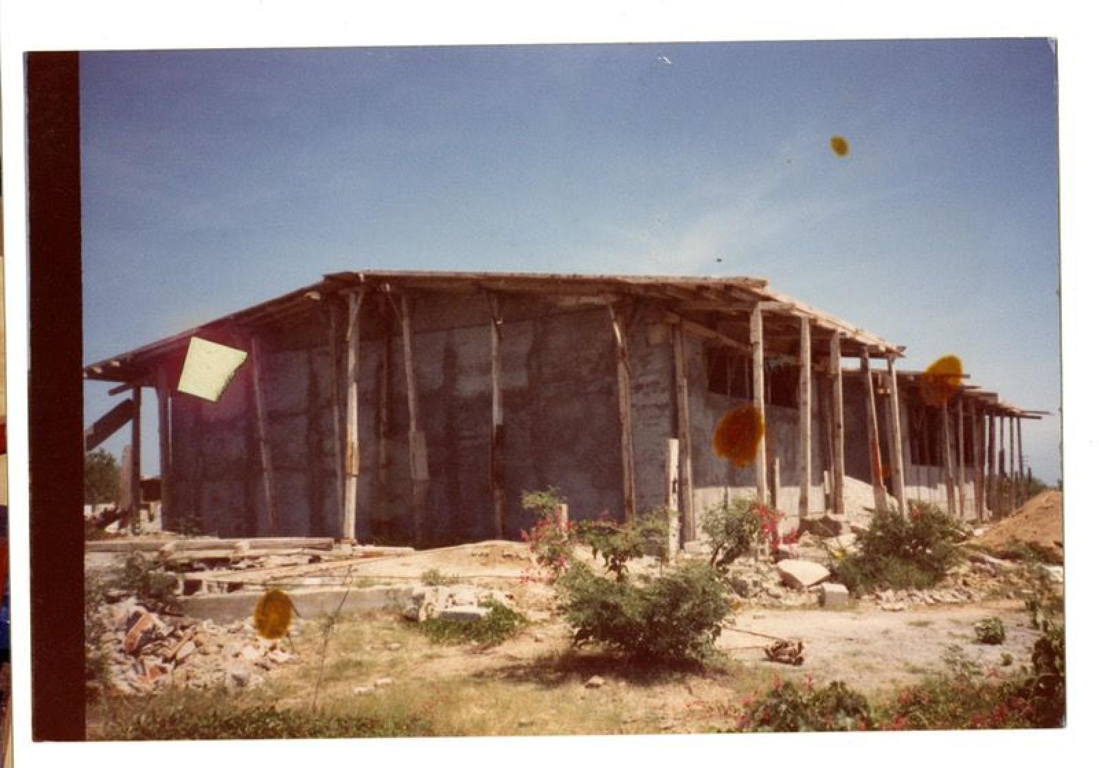 Construcción de cuatro aulas en escuela pública en Cabo San Lucas, Baja California Sur.