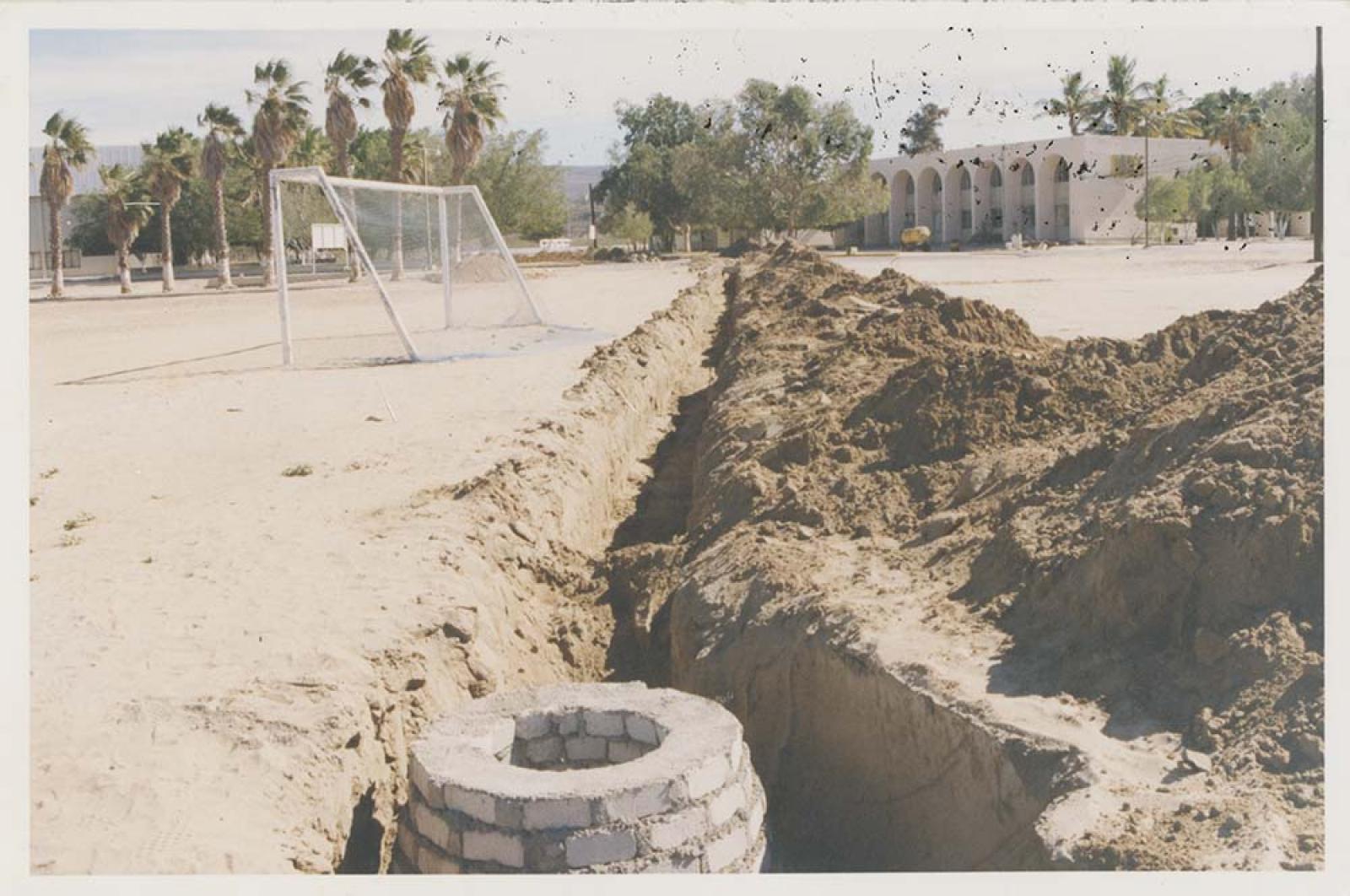 Construcción de red de drenaje en la Universidad Autónoma de Baja California Sur.