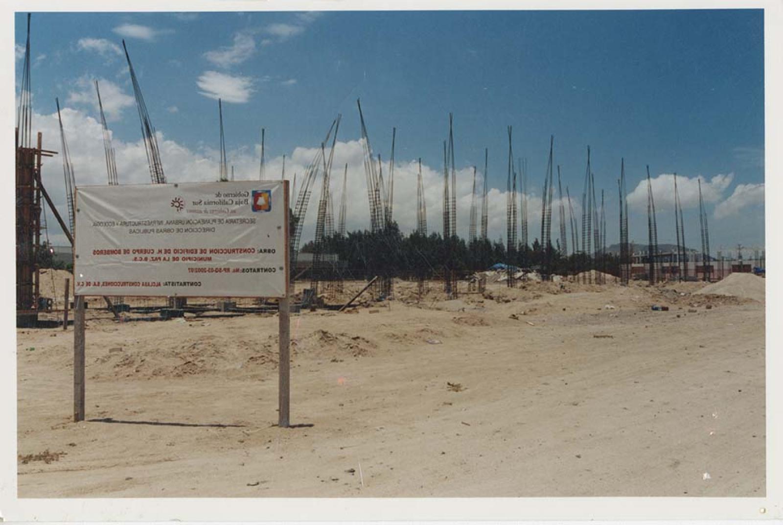 Construcción del edificio del Heroico Cuerpo de Bomberos.