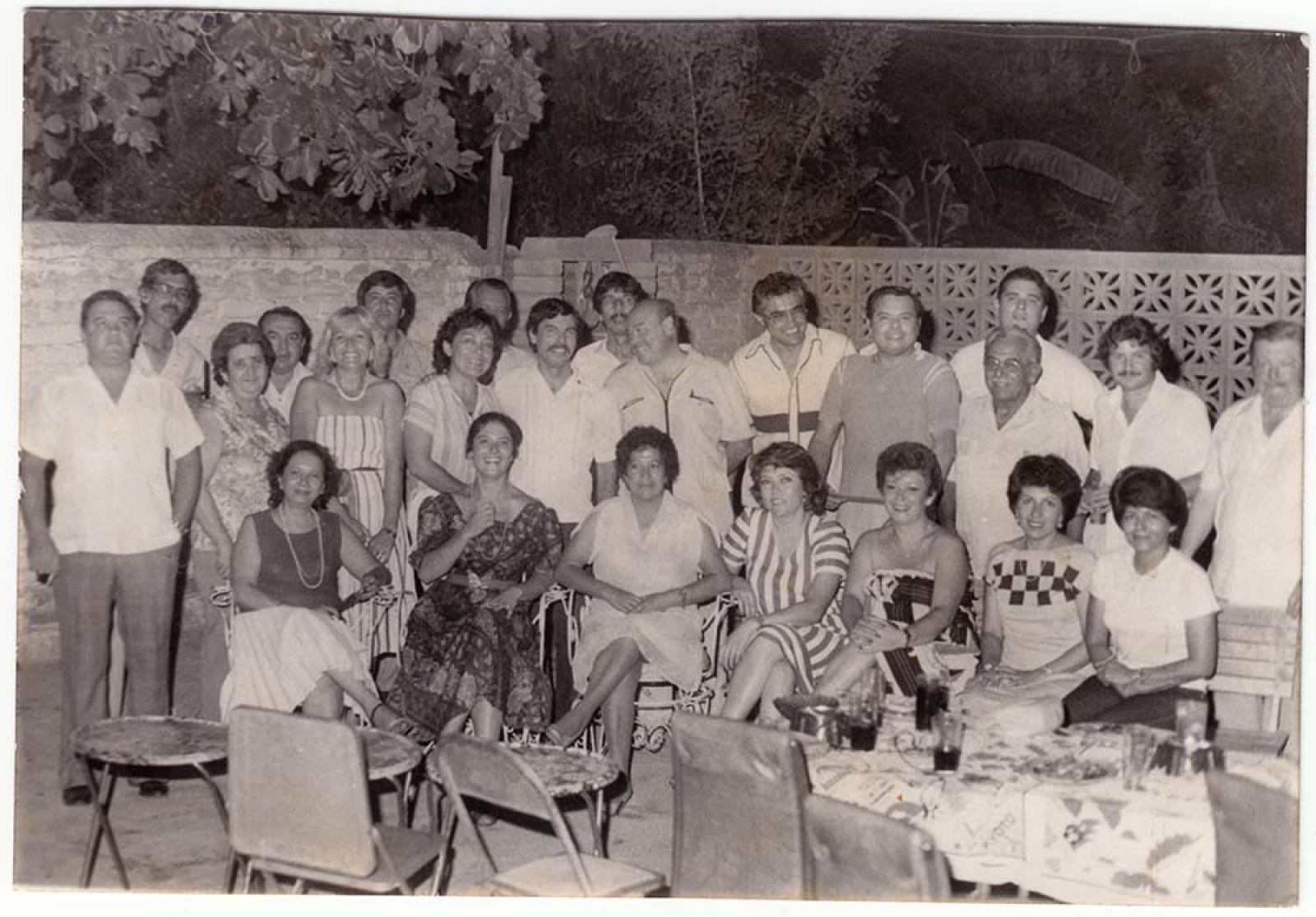 Convivio, retrato de grupo.