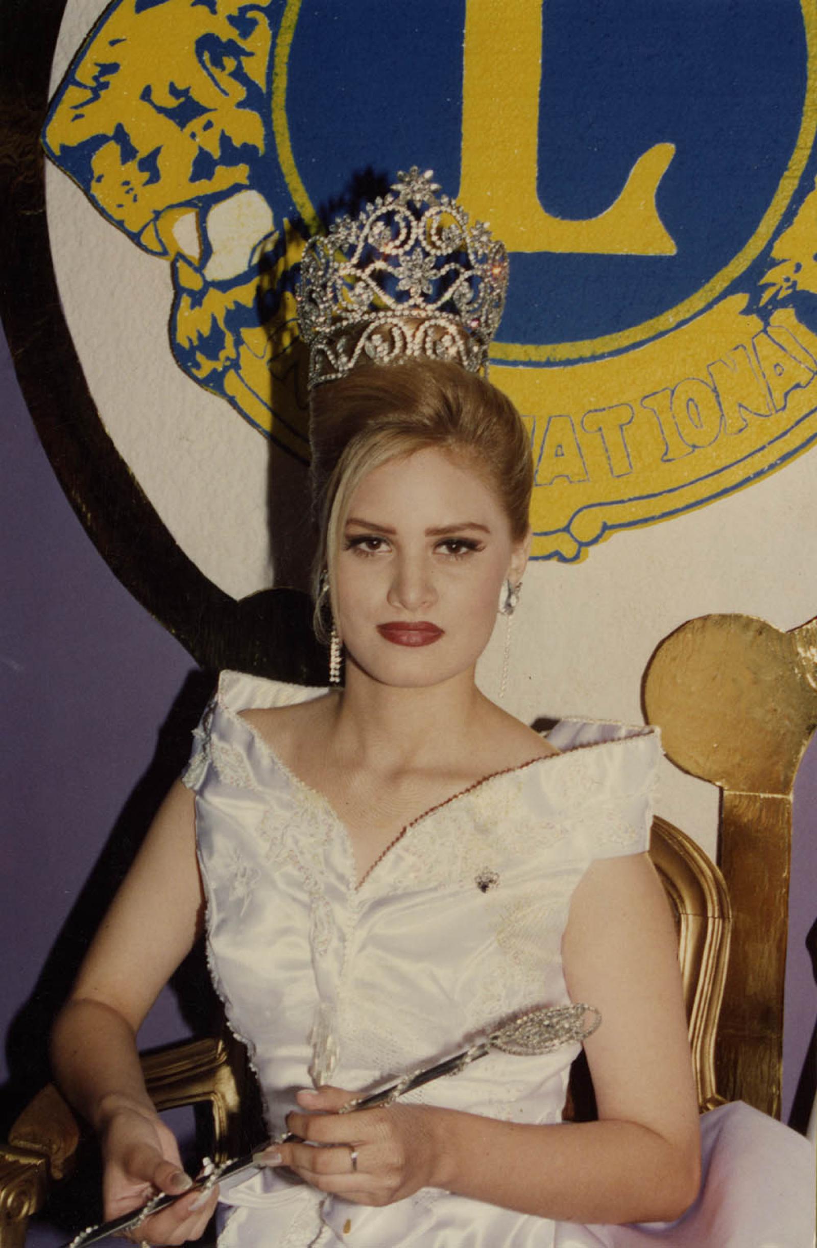 Coronación de Perla I, Club de Leones, retrato.