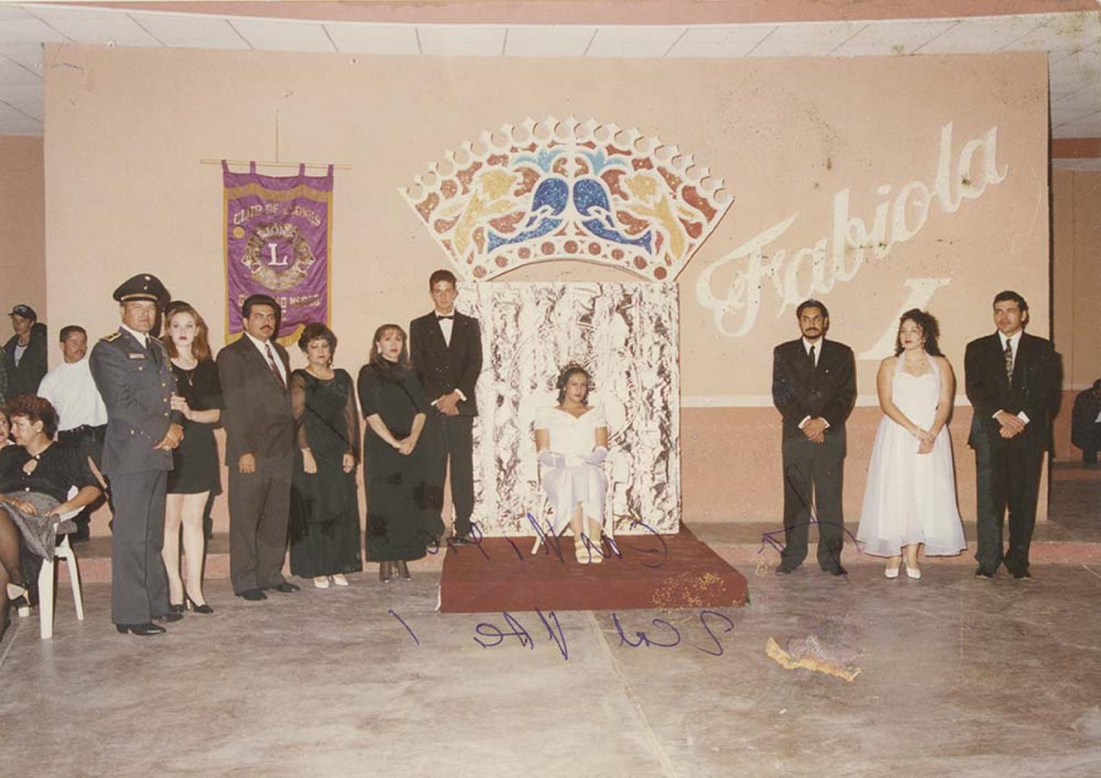 “Coronación de reina del Club de Leones”.