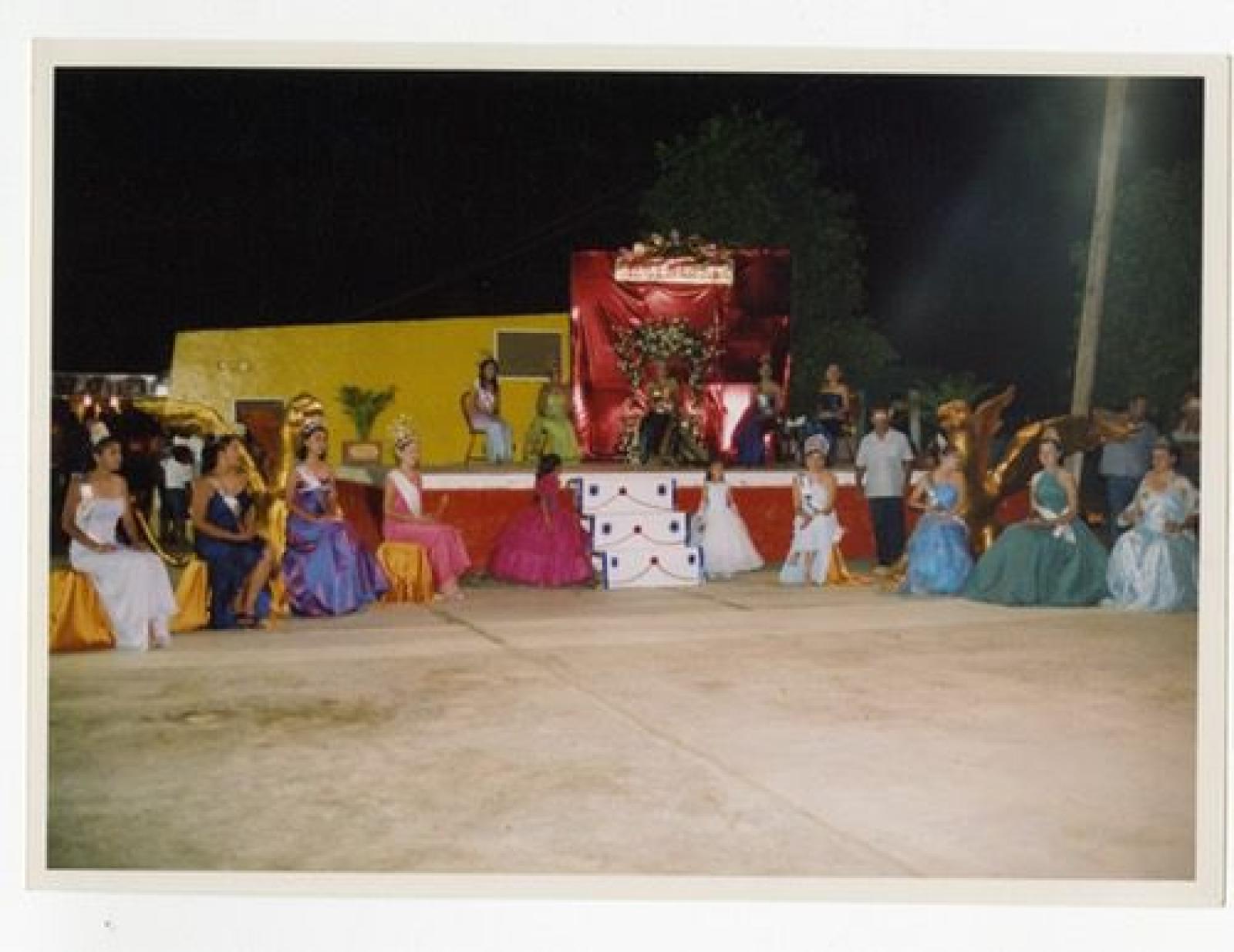 Coronación de Yesenia I, en las fiestas de Los Planes.