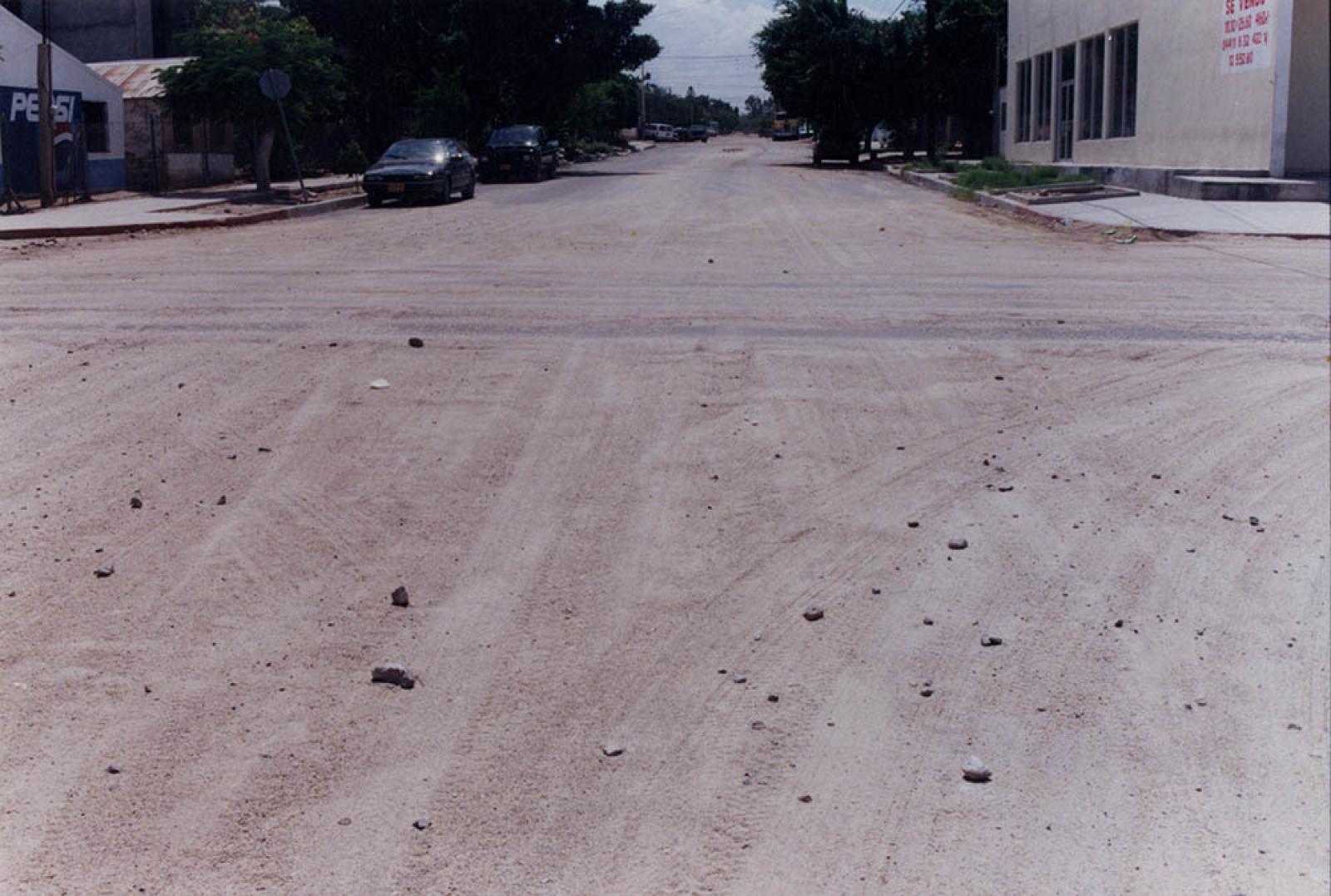 Cruce de calles sin pavimentar.