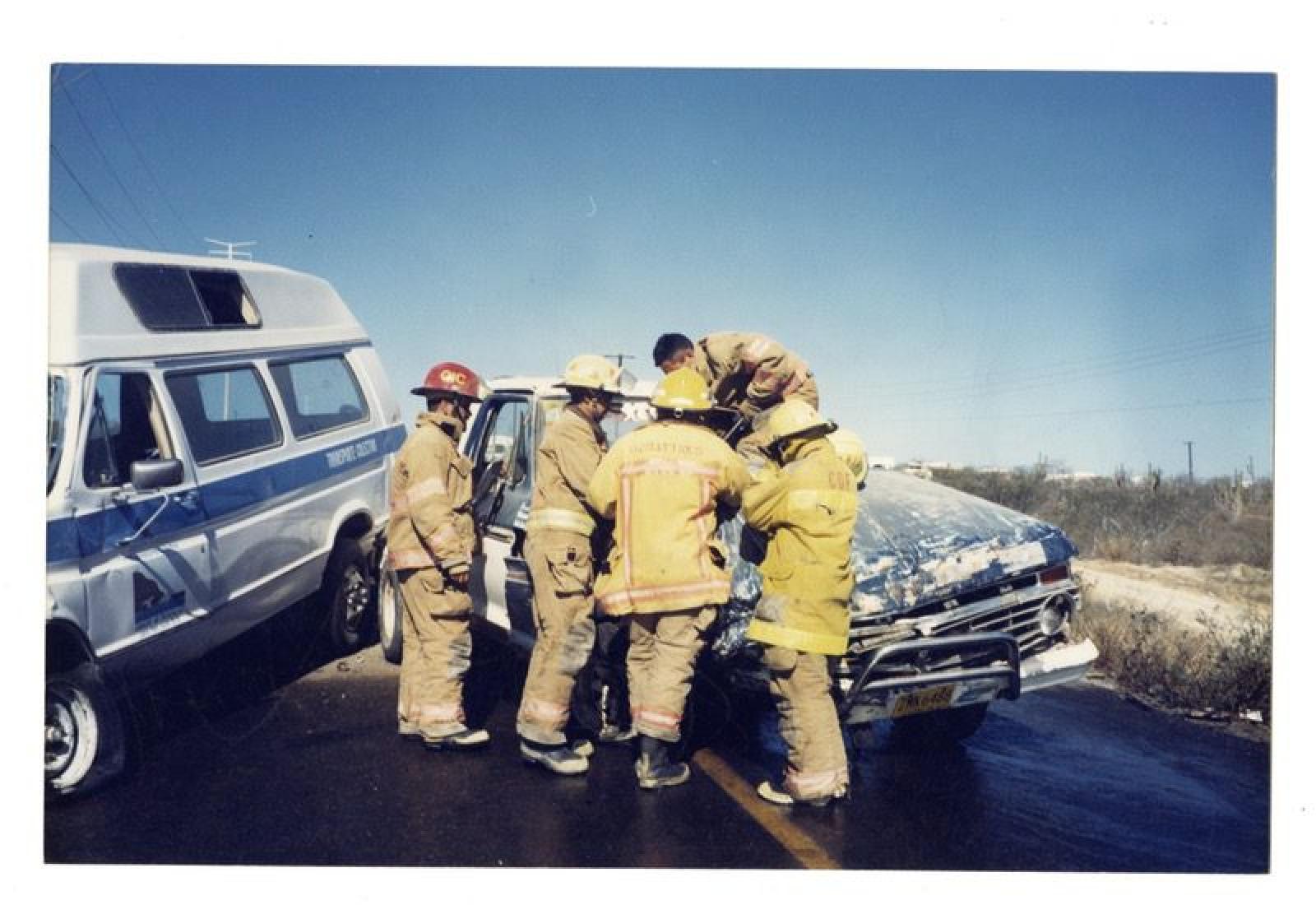 Cuerpo de Bomberos en notable labor.