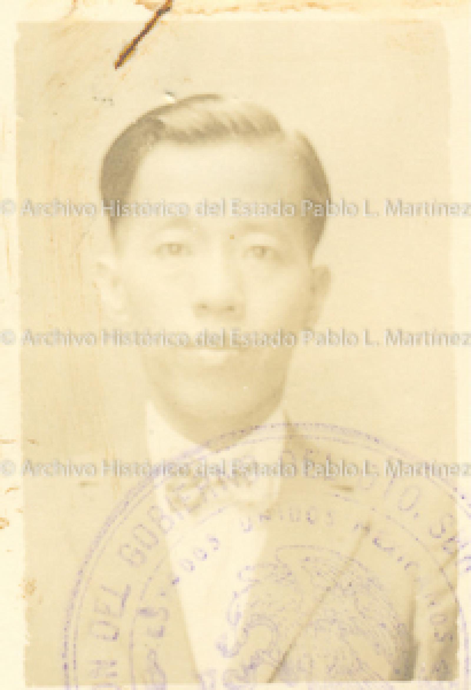 Daniel J. León.