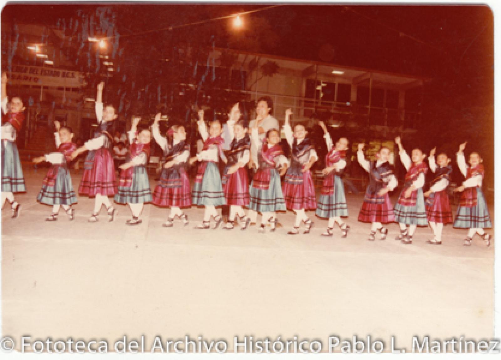 Danza folklórica infantil.
