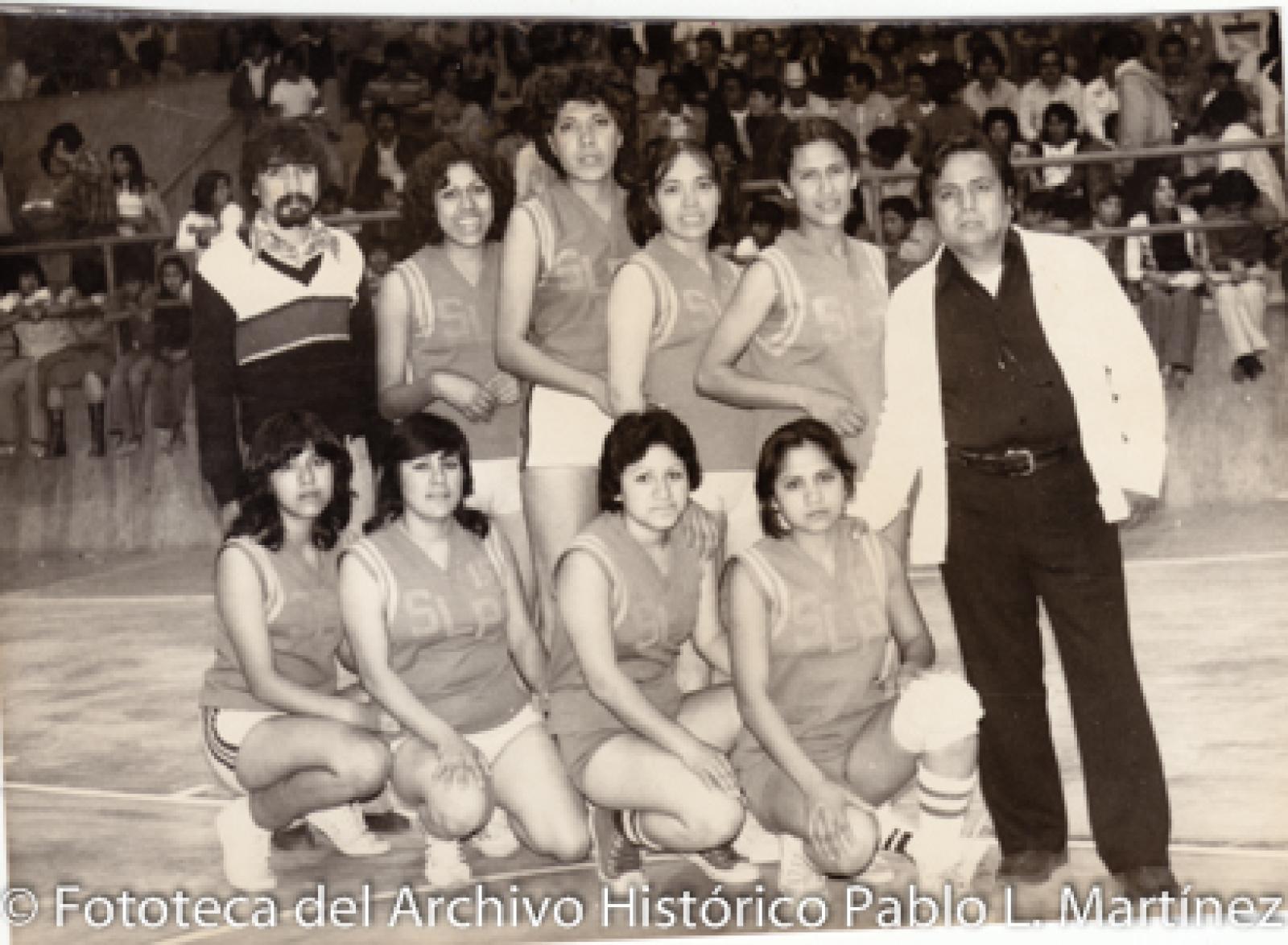 “Dentro del campeonato”, equipo deportivo femenil.