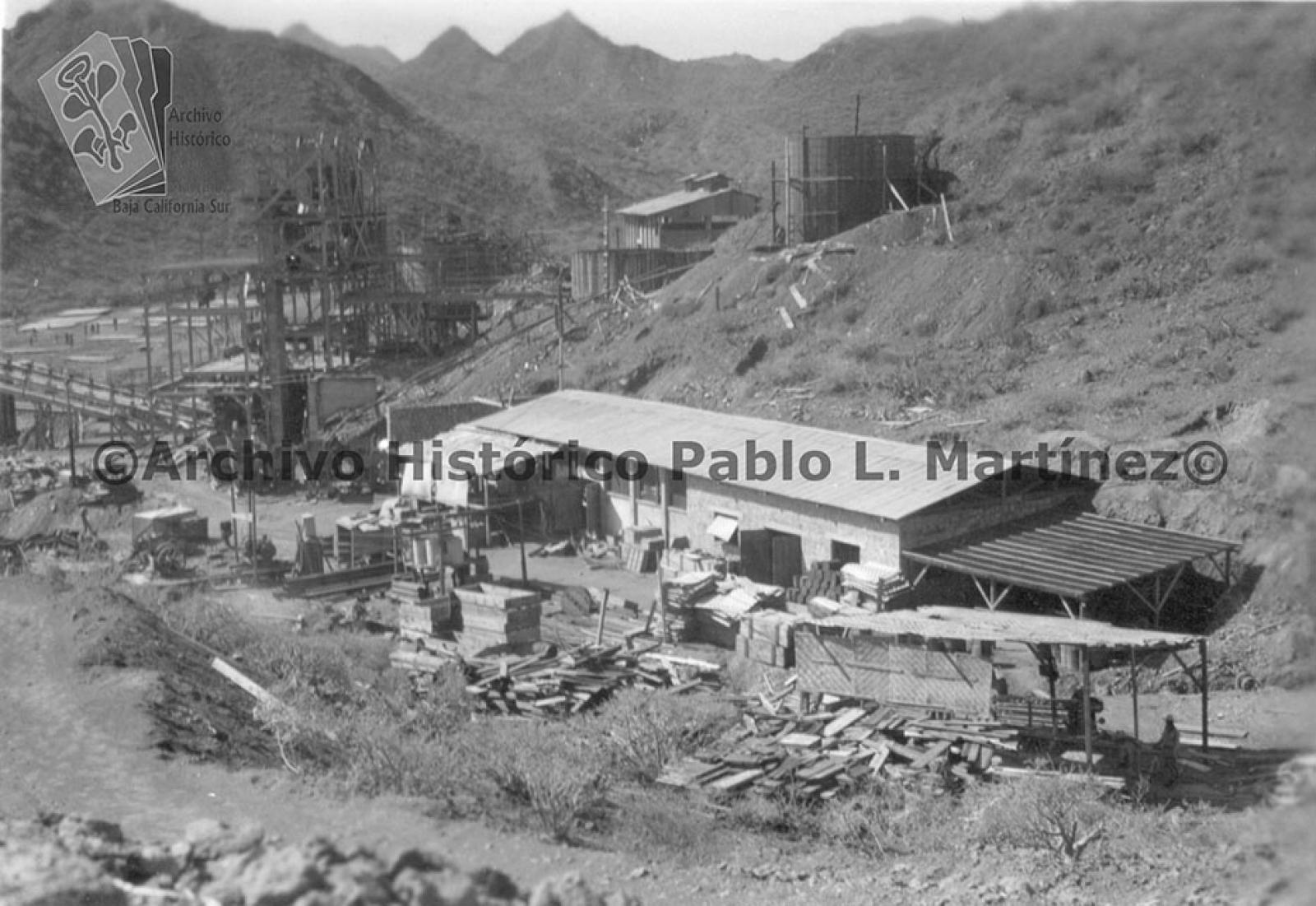 Depósito superficial en tierra de roca en el mineral de Pilares y Gavilanes, Mulegé, Baja California.