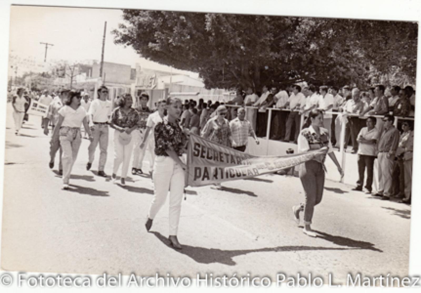 Desfile, burócratas.