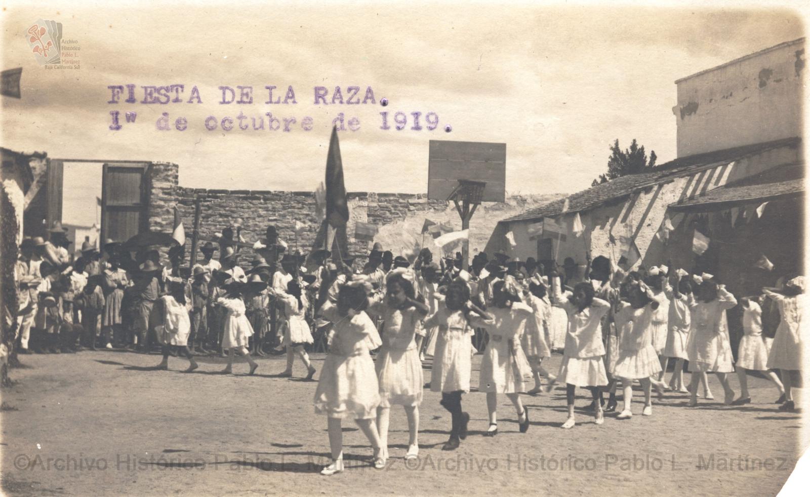 Desfile del día de la raza en 1919.
