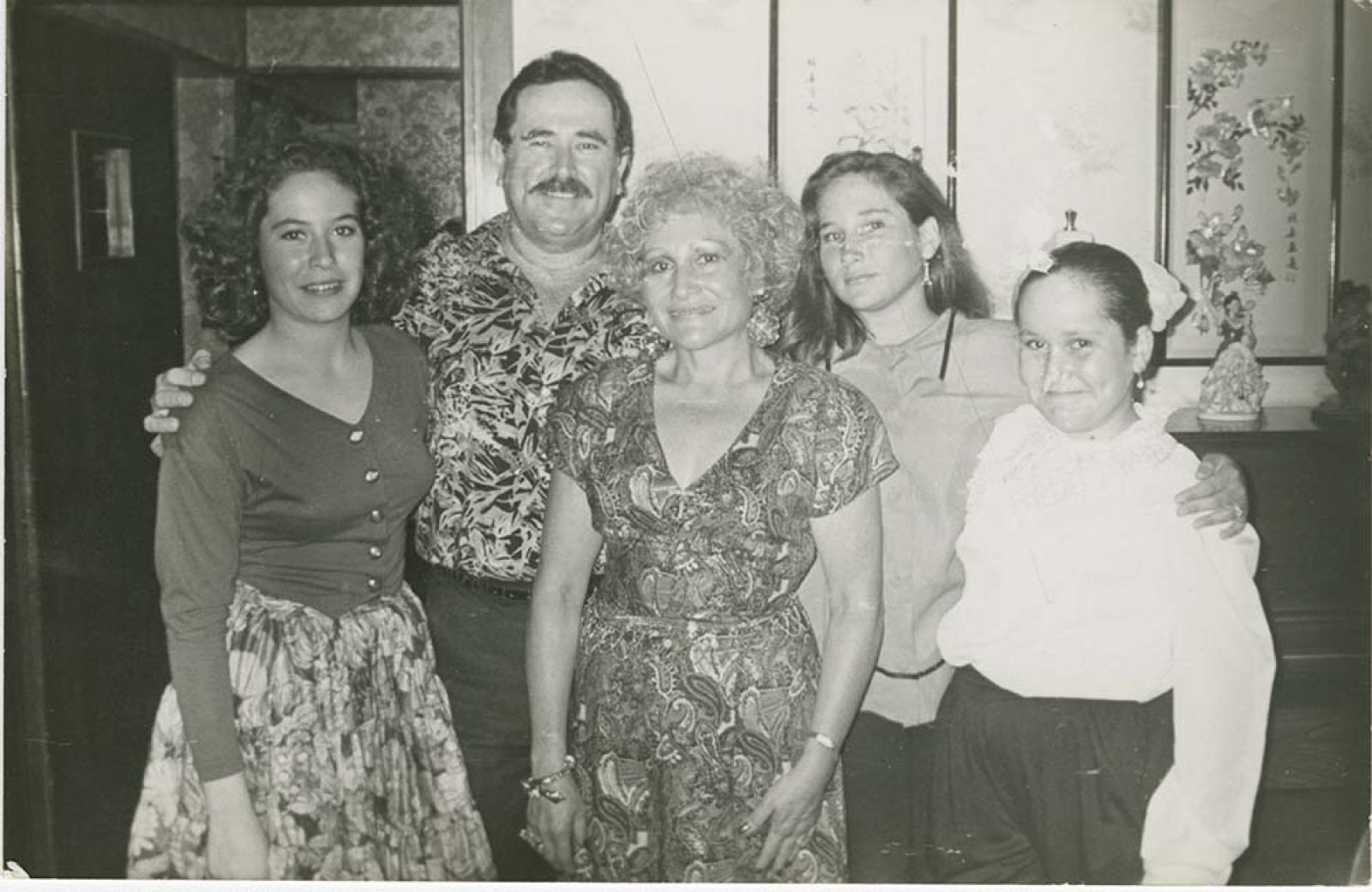 “Dr. Martín”, con familia.