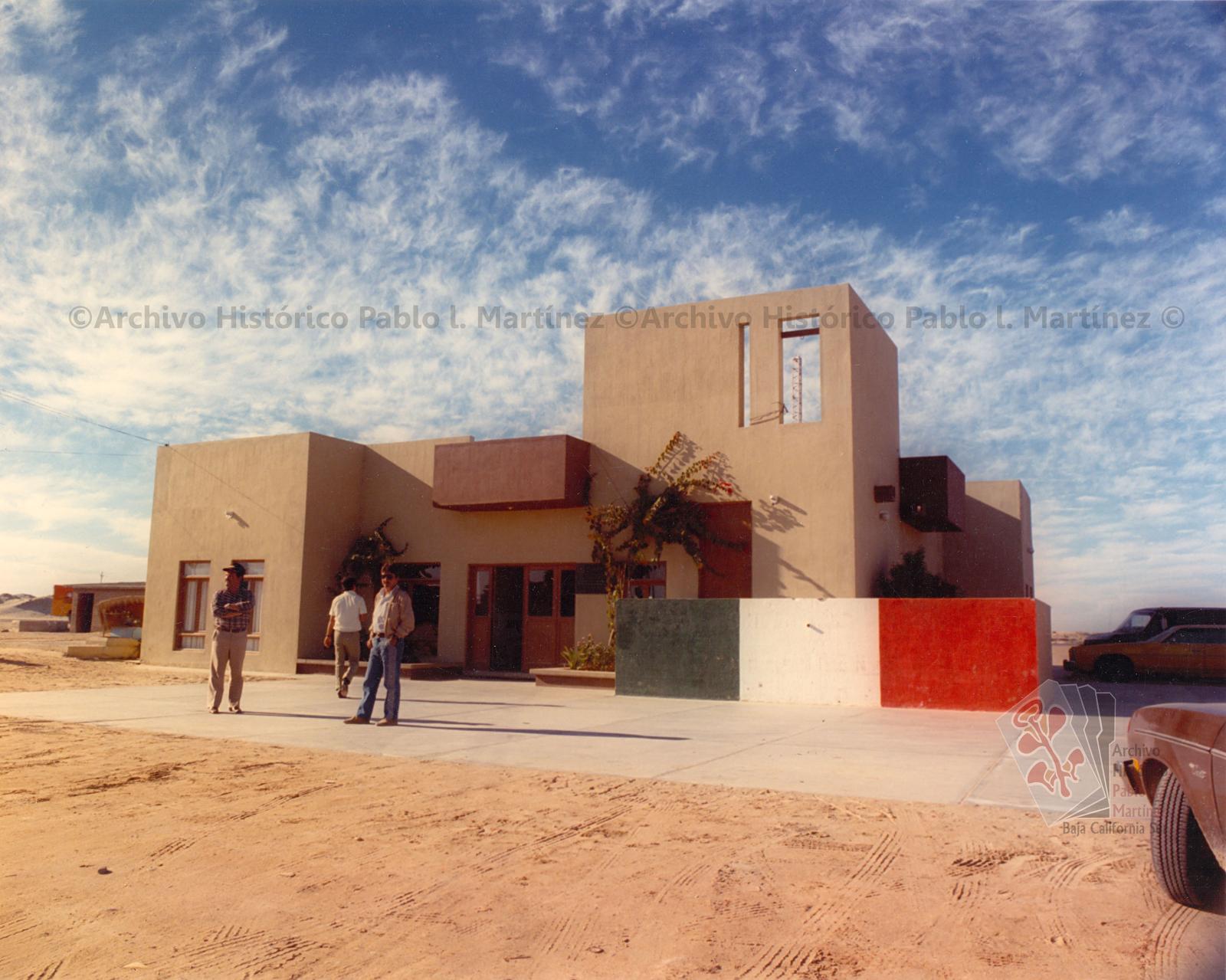 Edificio de oficinas públicas.