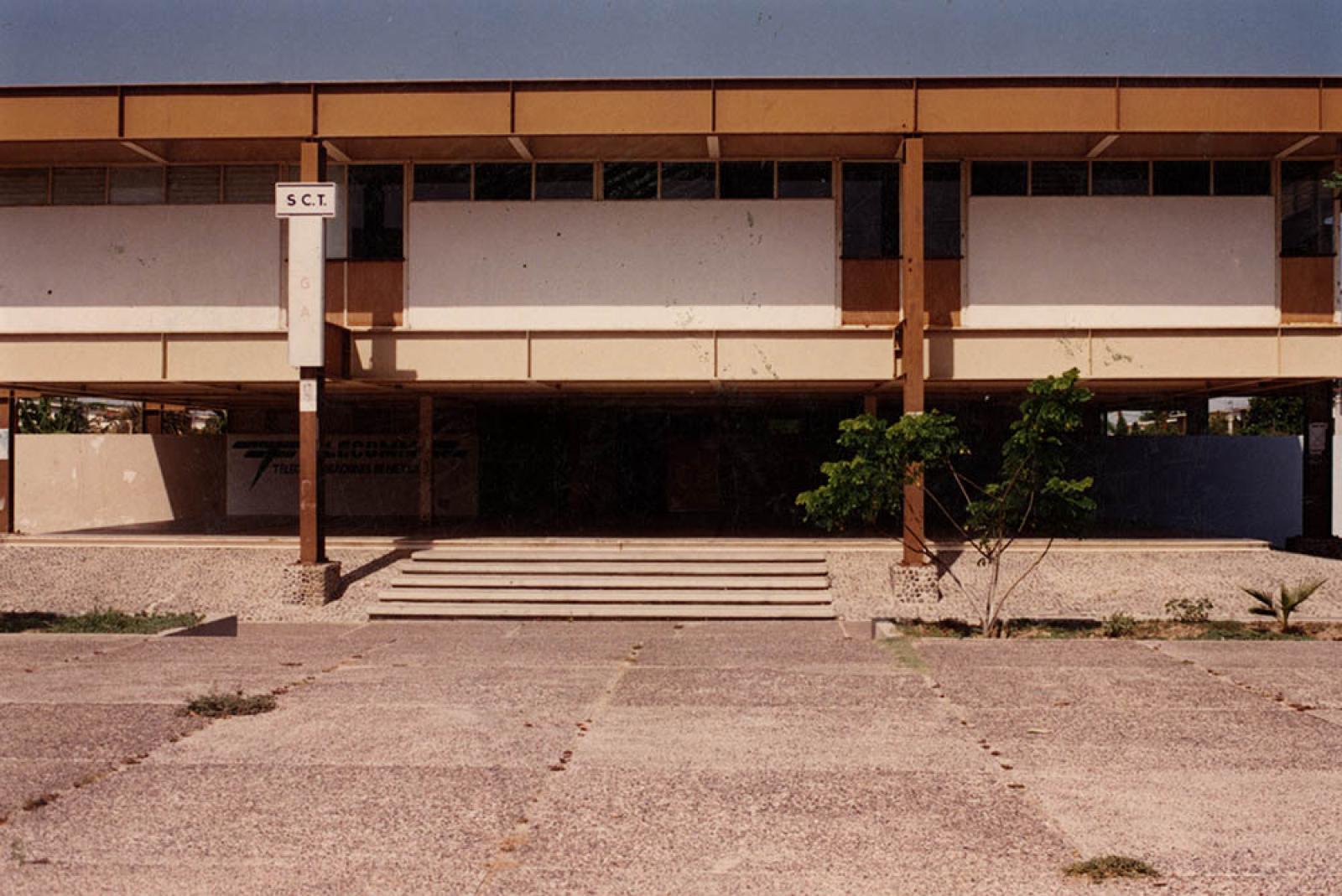 Edificio del andador Sebastián Vizcaíno, colonia Fovisste, La Paz. 