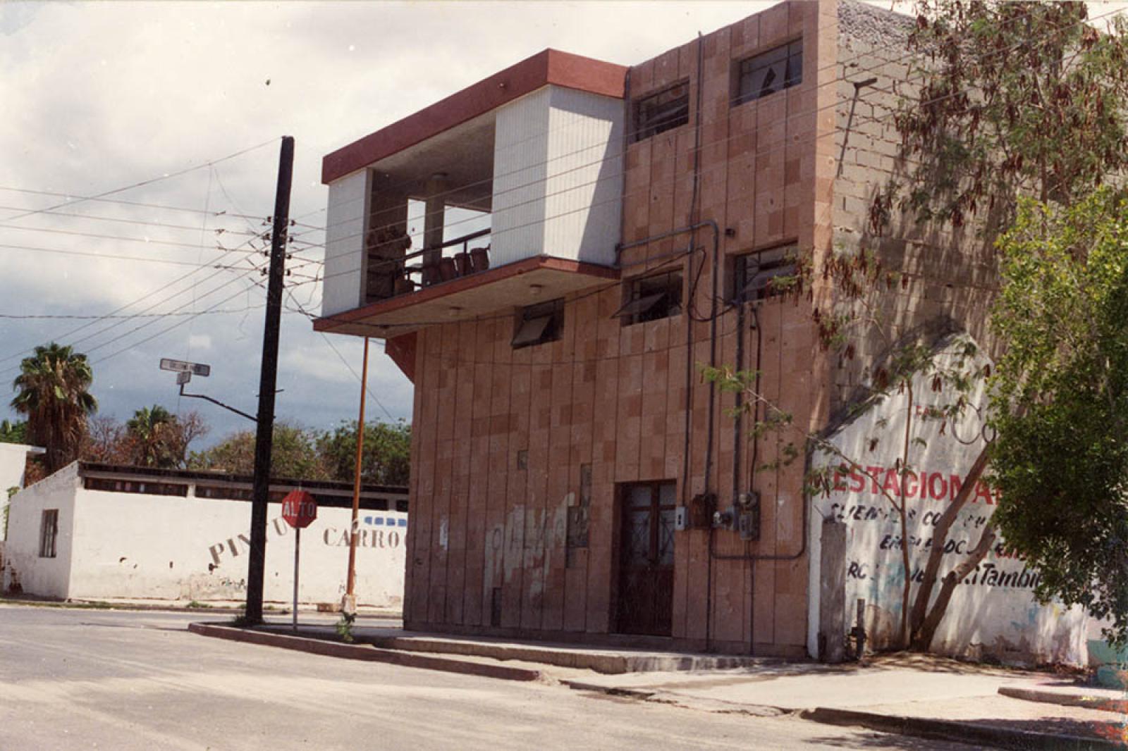 Edificio en esquina de la calle Guillermo Prieto, en La Paz.