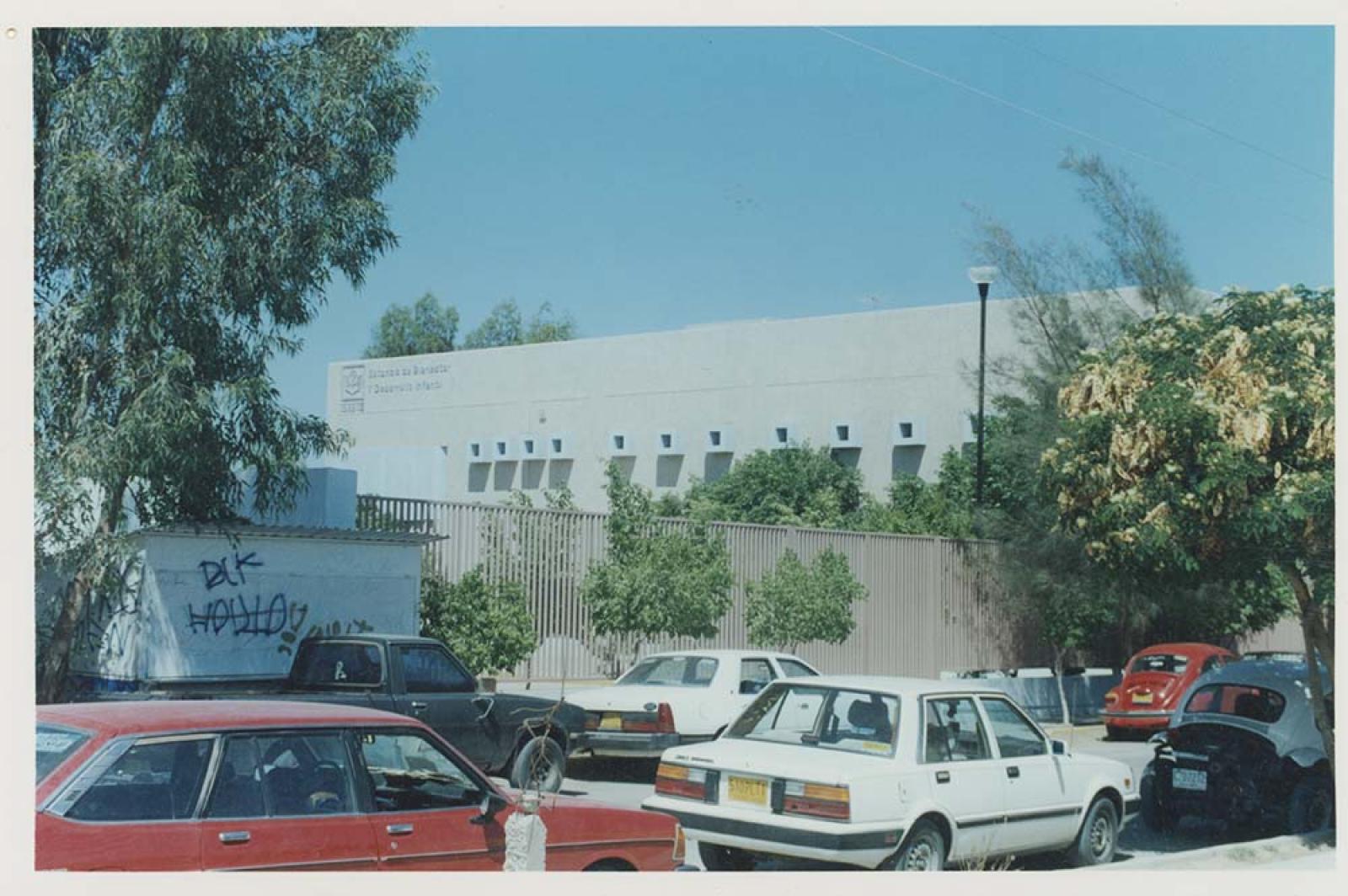 Edificio y estacionamiento de Estancia, Bienestar y Desarrollo Infantil, del I.S.S.S.T.E