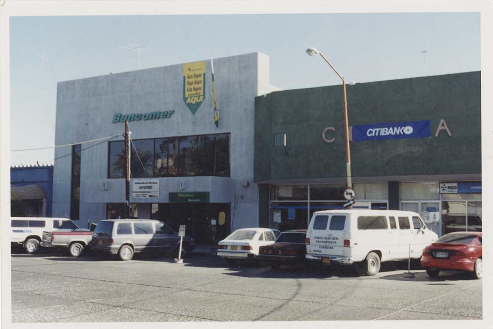 Edificios del Banco Bancomer y CITIBANKO.
