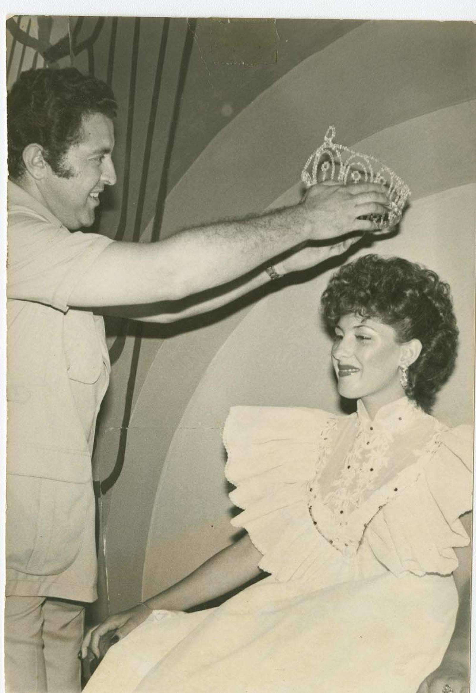 Eduardo Pérez, corona a Paty I.