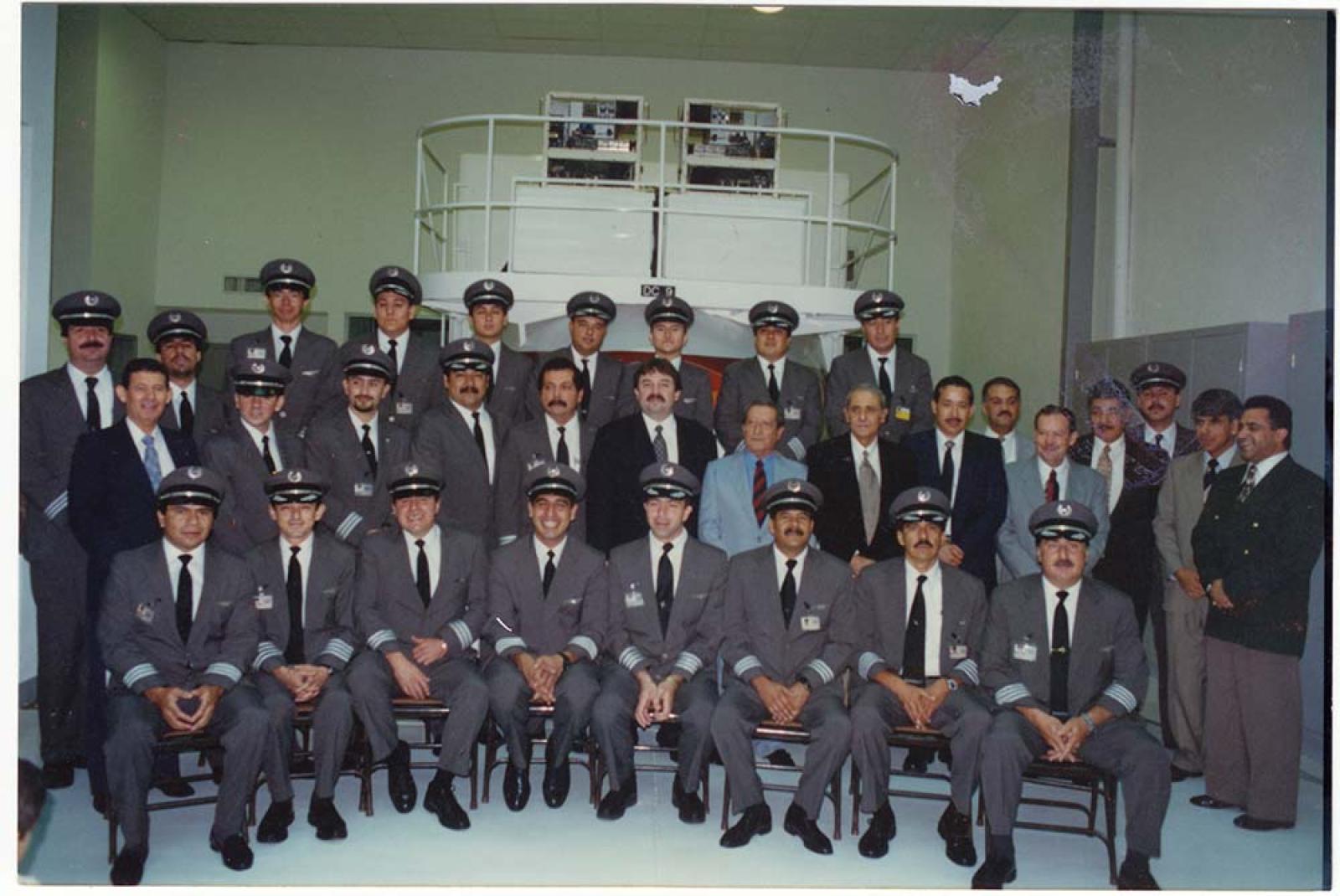 Ejecutivos y pilotos de Aero California.