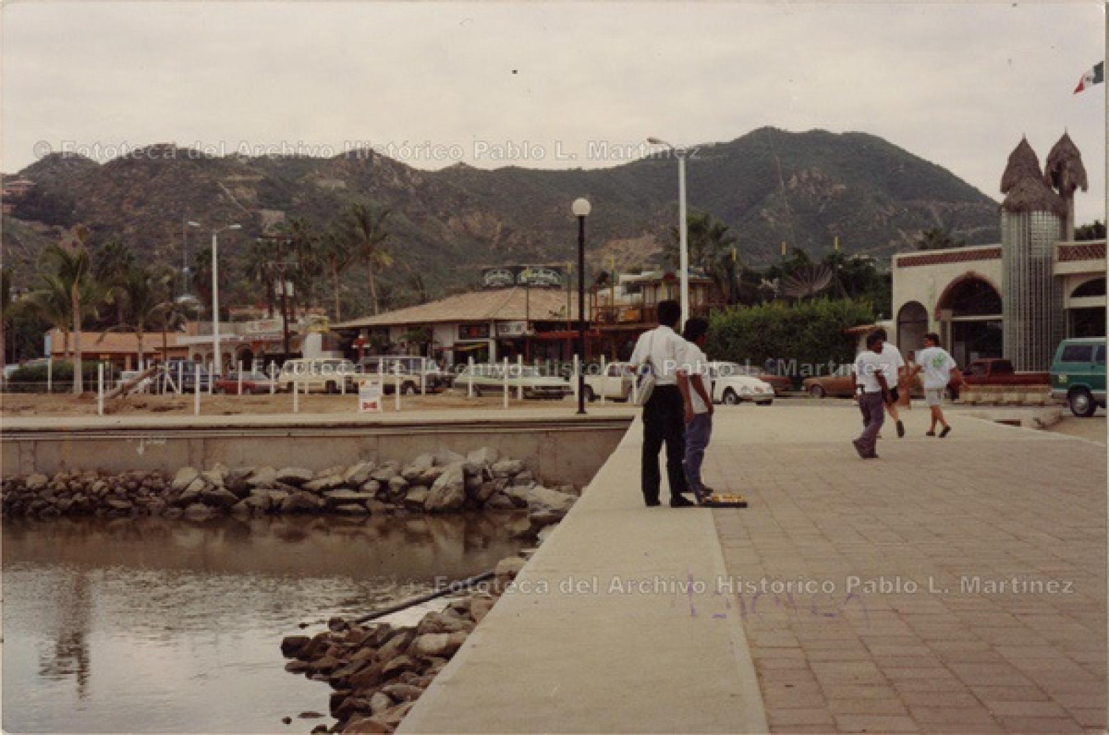 “El ambulantaje en el malecón de Cabo San Lucas, Baja California Sur”.