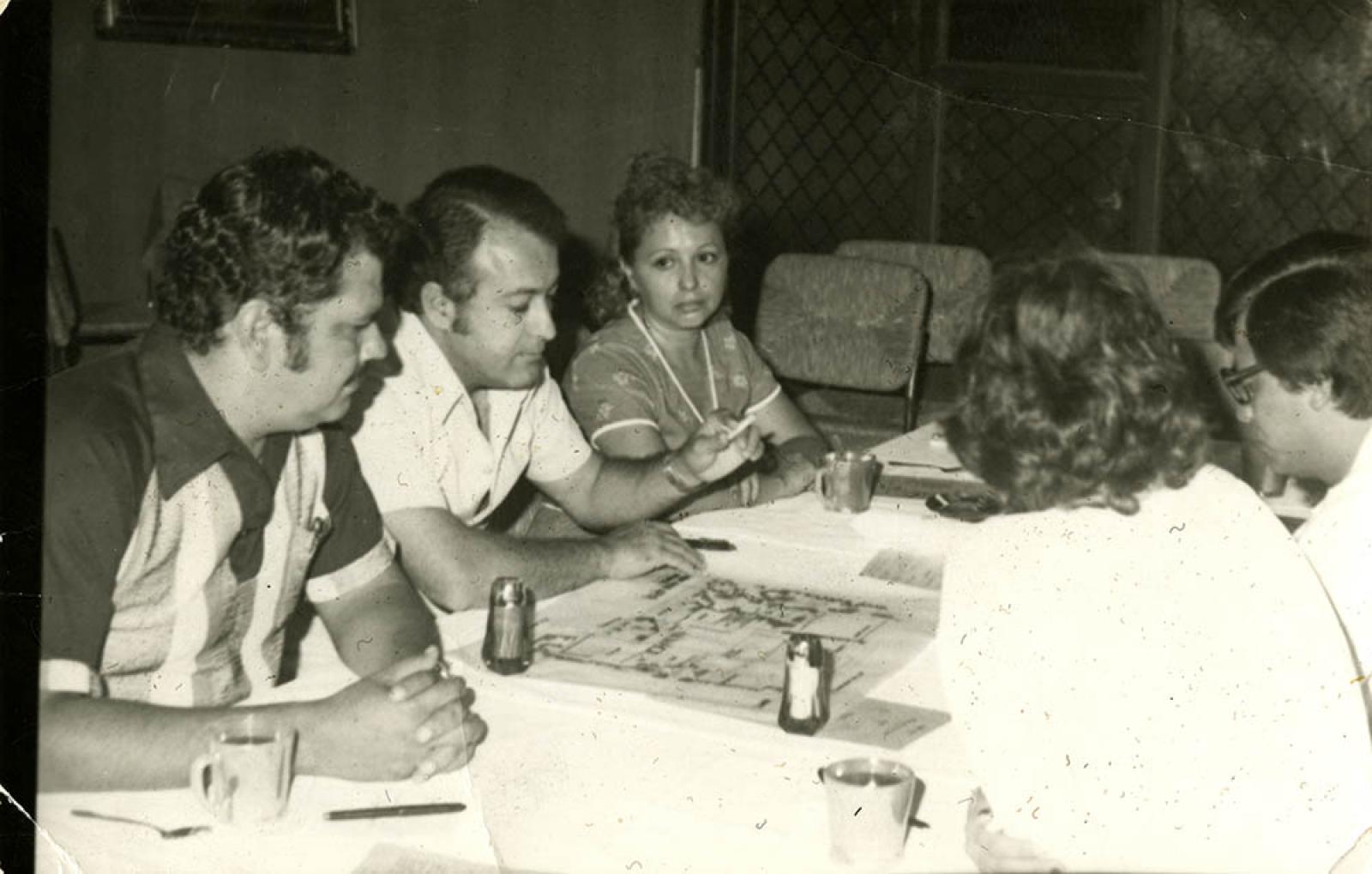 “El arquitecto Juan Manuel Velázquez Pérez”, acompañado.
