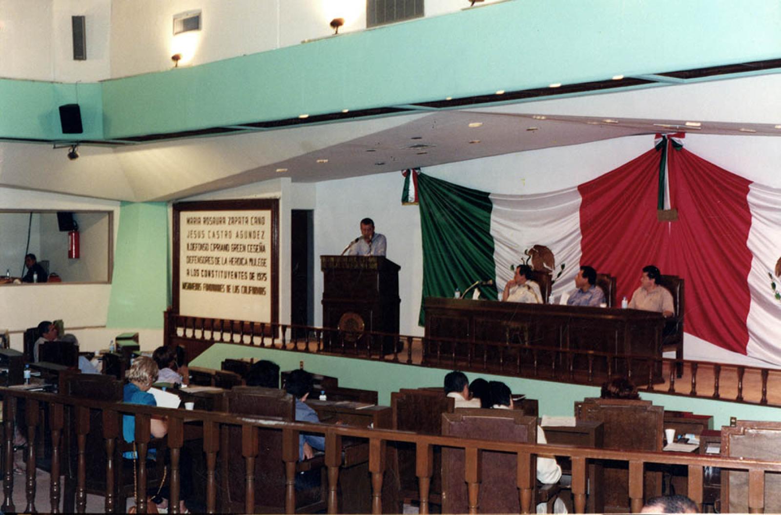 “El Congreso”.
