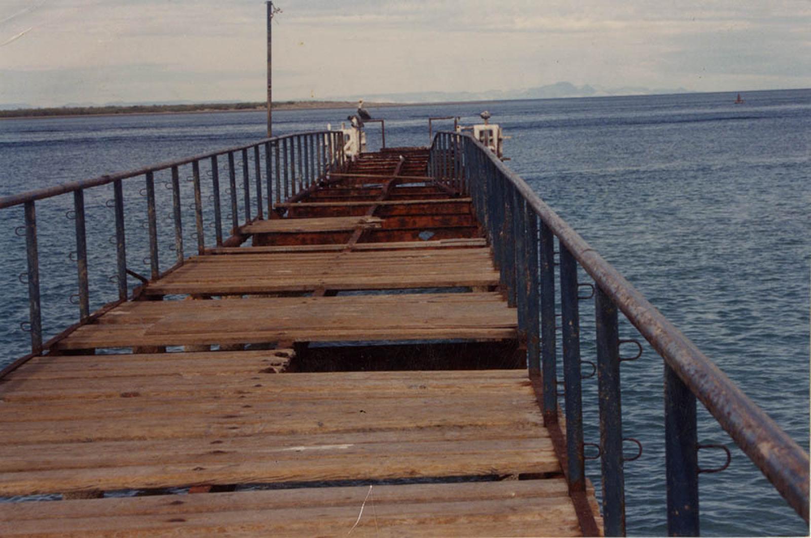 El muelle del malecón en mal estado, La Paz, B.C.S.