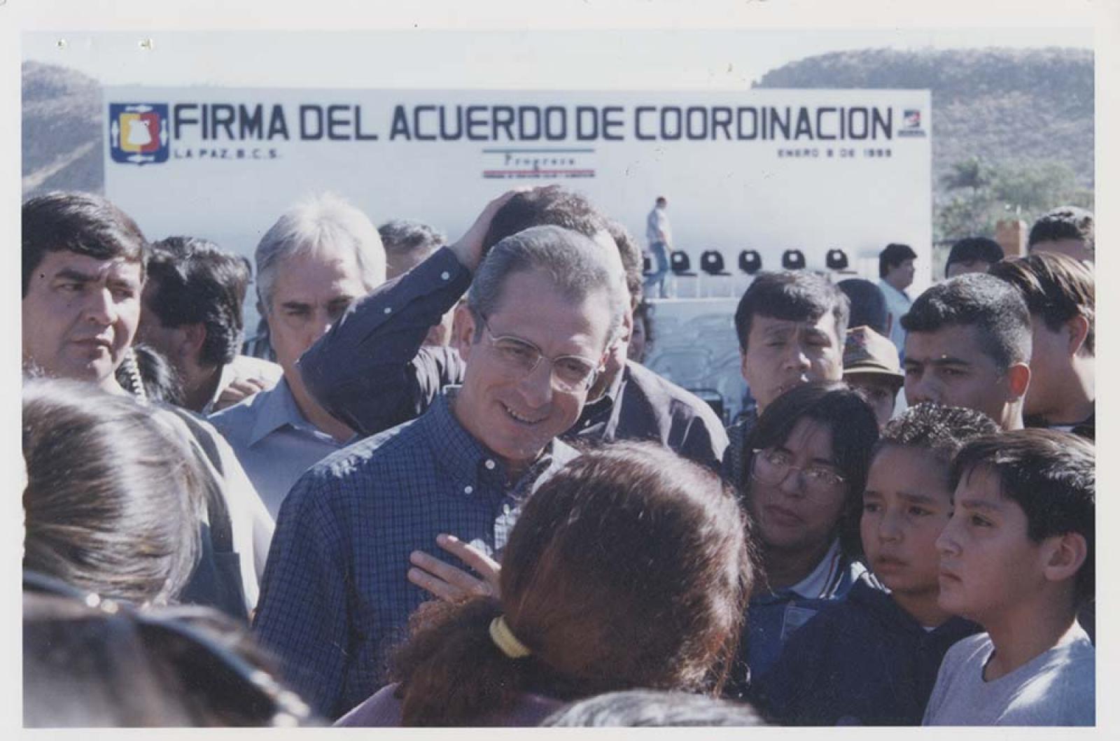 El presidente Ernesto Zedillo en la  firma del Acuerdo de Coordinación para el establecimiento del Programa de Educación, Salud y Alimentación (Progresa).