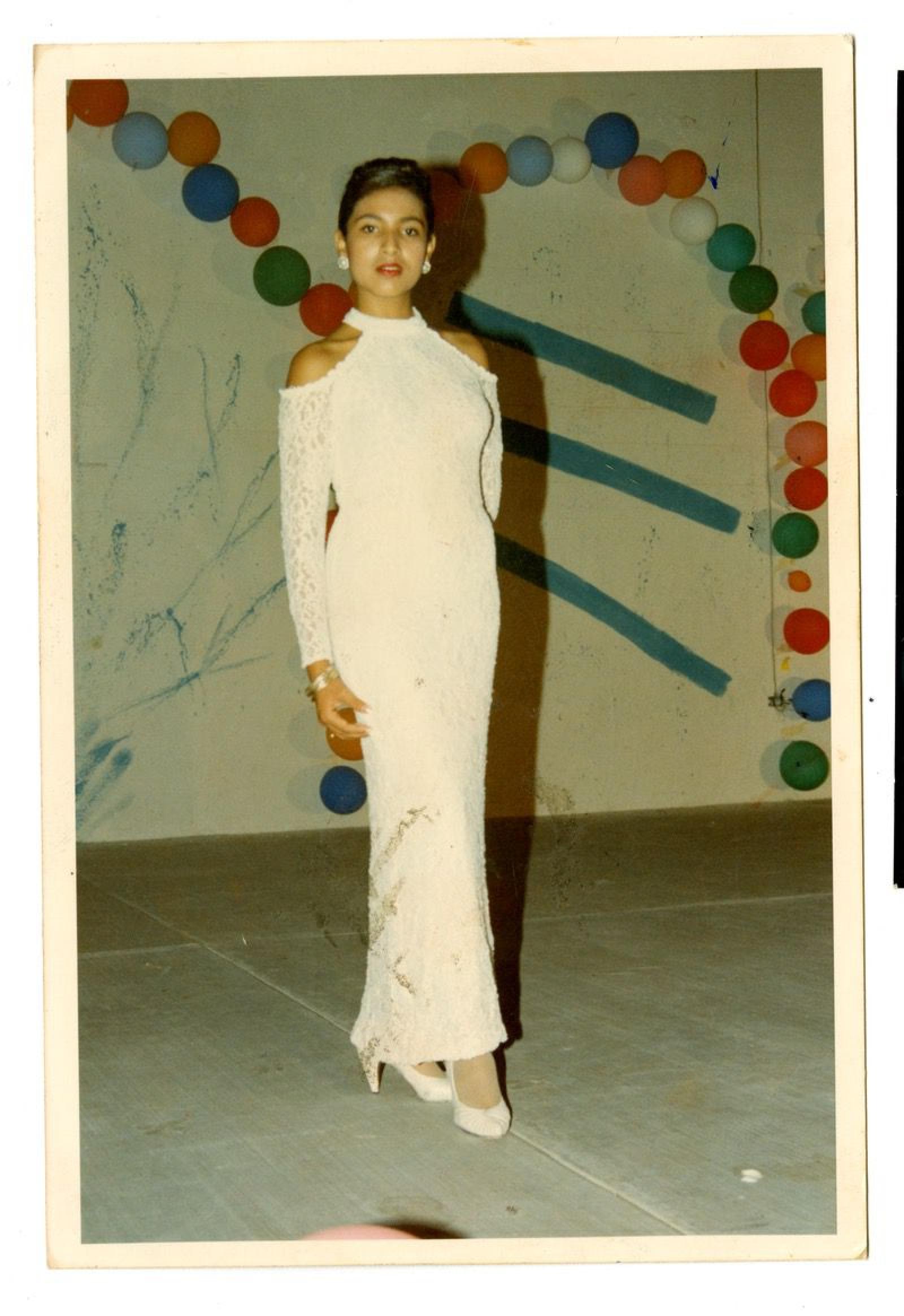 “Elegancia y distinción de la mujer comundeña”, retrato.