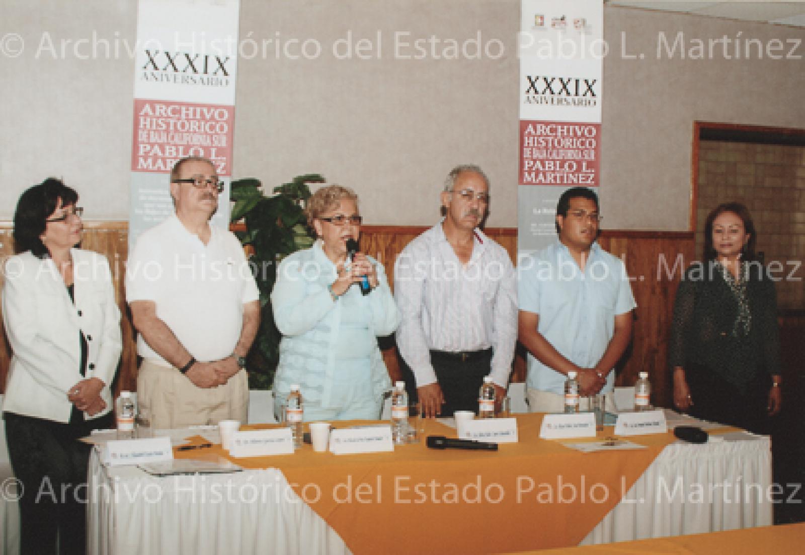 Elsa de la Paz Esquivel preside ceremonia de inauguración de la Reunión de Archivos del Gobierno del estado de Baja California Sur.
