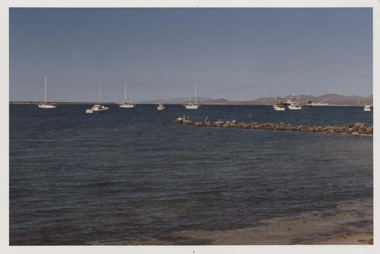 Embarcaciones en el puerto de La Paz, Baja California Sur.